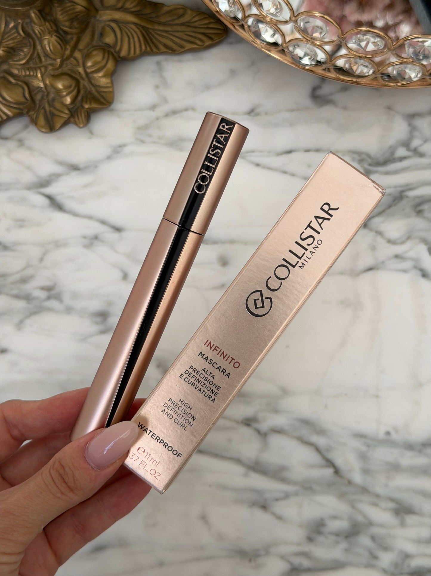 COLLISTAR Infinito Mascara Waterproof
Extreme Length, Definition Lifting Effect
