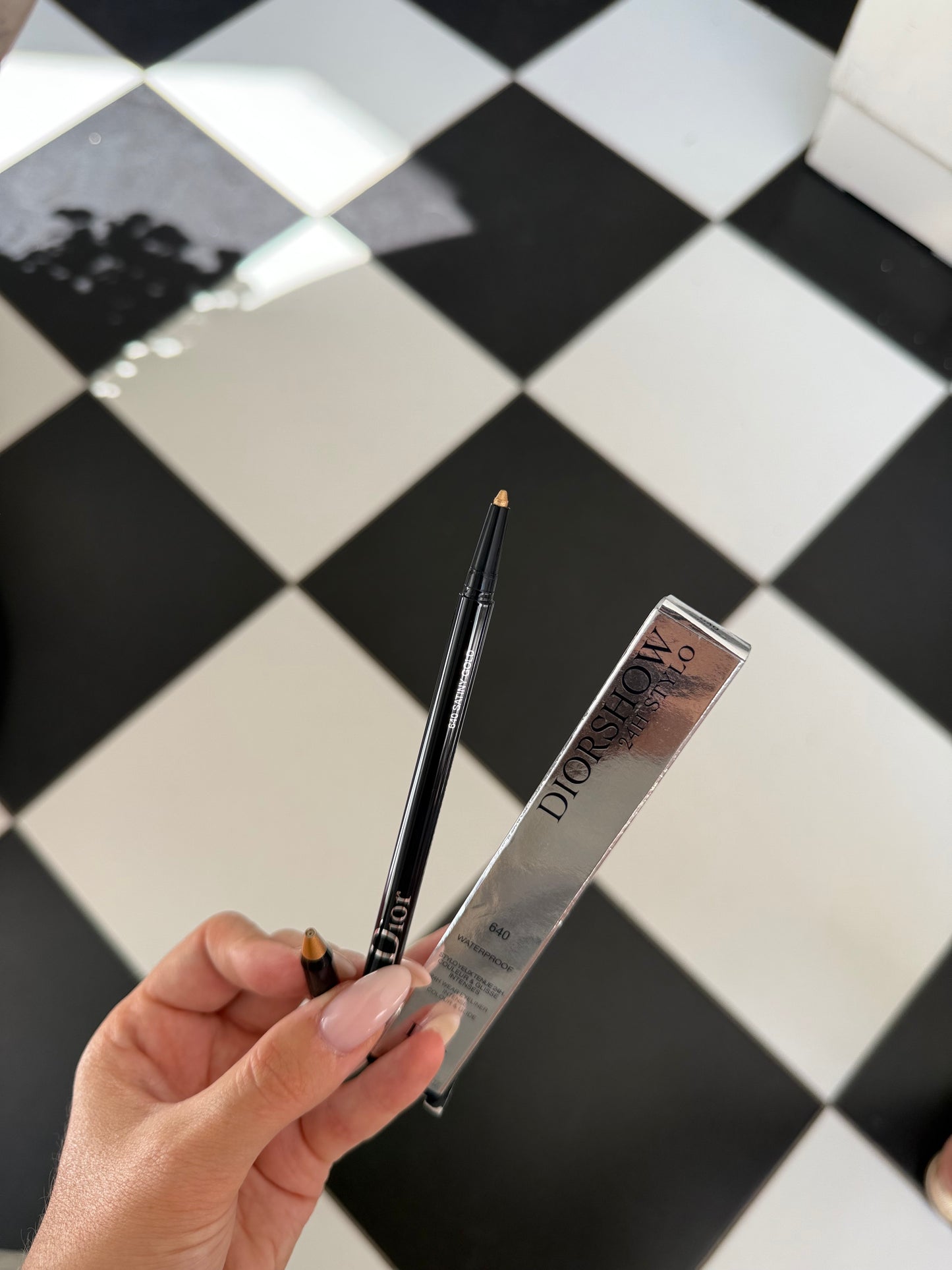 DIOR Diorshow Stylo - Satiny Gold
24H-Wear Waterproof Eyeliner