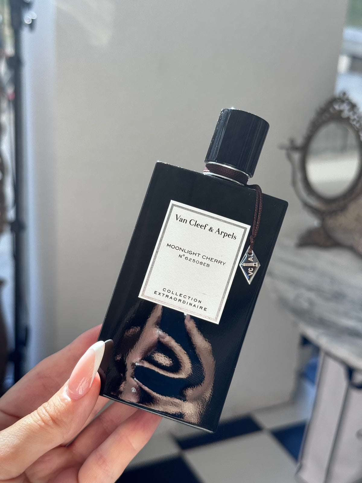 VAN CLEEF & ARPELS Moonlight Cherry Eau De Parfum - Collection Extraordinaire