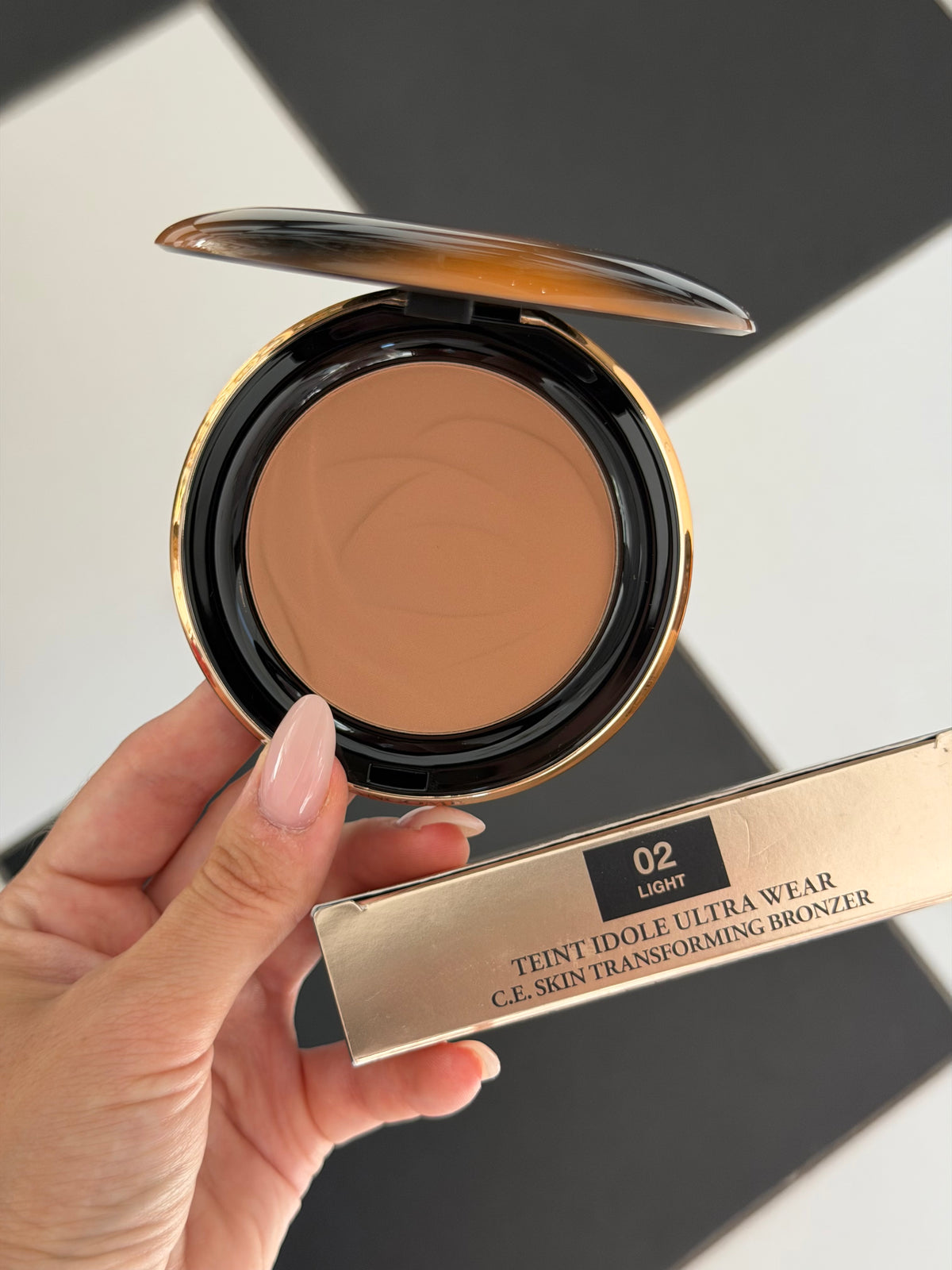 LANCOME Teint Idole Ultra Wear C.E Skin Transforming Bronzer (02)