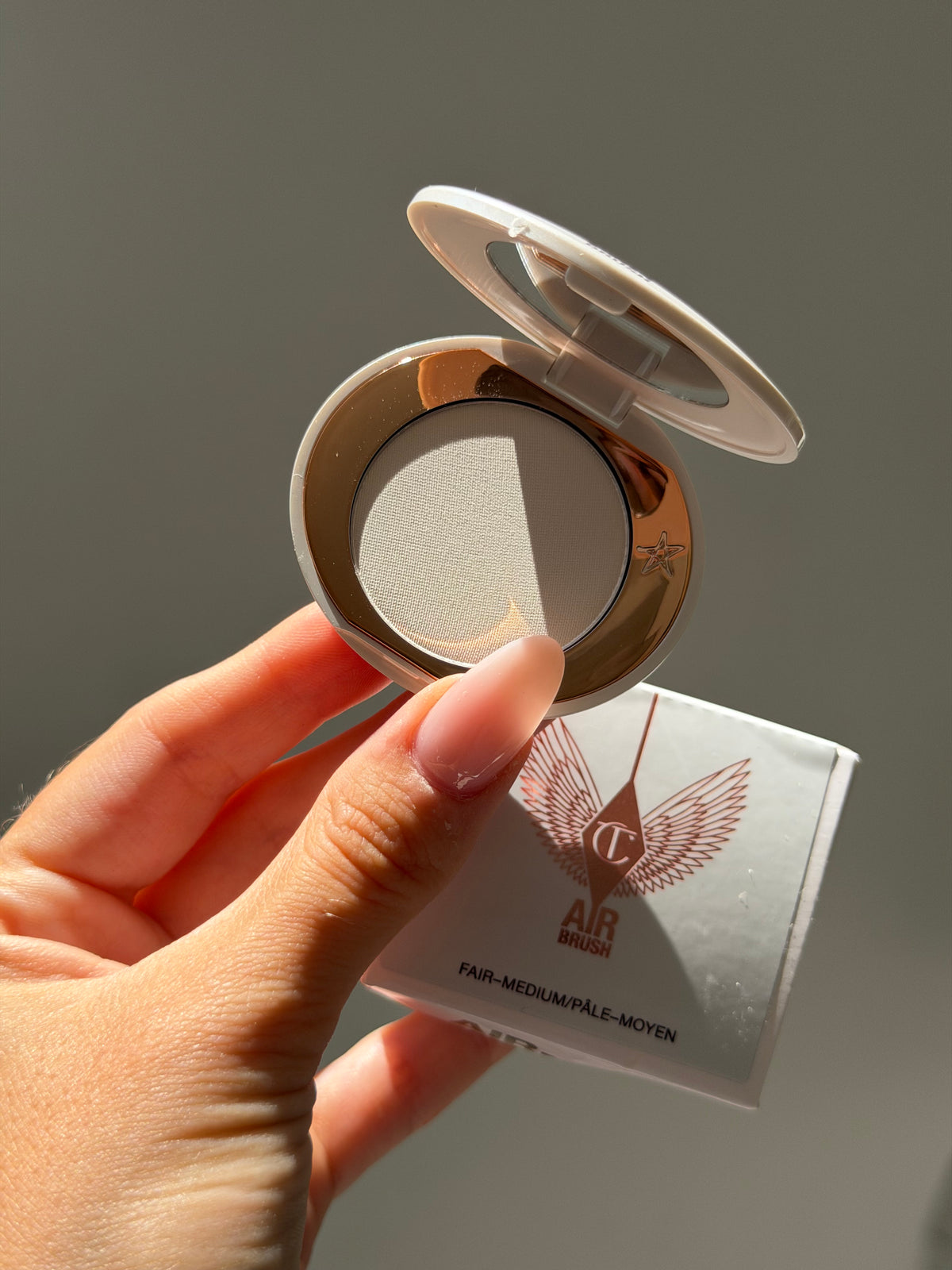 CHARLOTTE TILBURY Airbrush Brightening Flawless Finish Powder - Fair-Medium