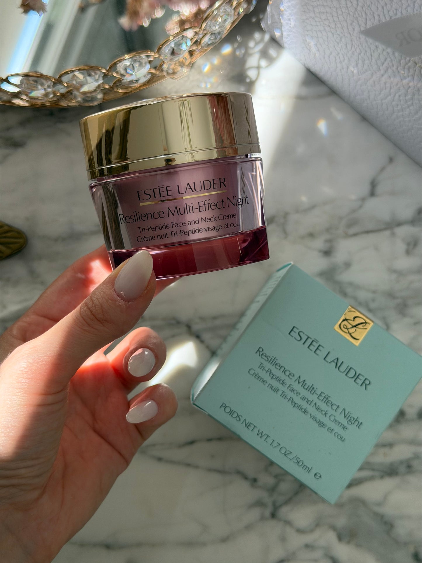 ESTEE LAUDER Resilience Multi-Effect Night
Tri-Peptide Face and Neck Creme SPF15