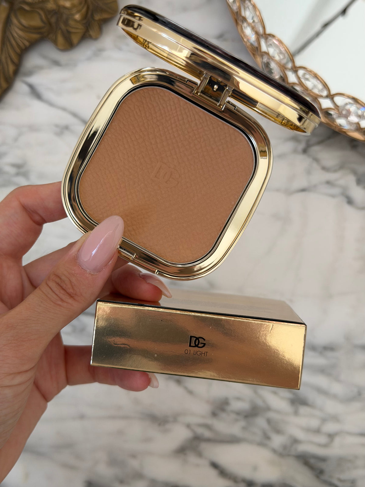 DOLCE&GABBANA Face&Eyes Match
Lasting Bronzer & Eyeshadow Powder (01)