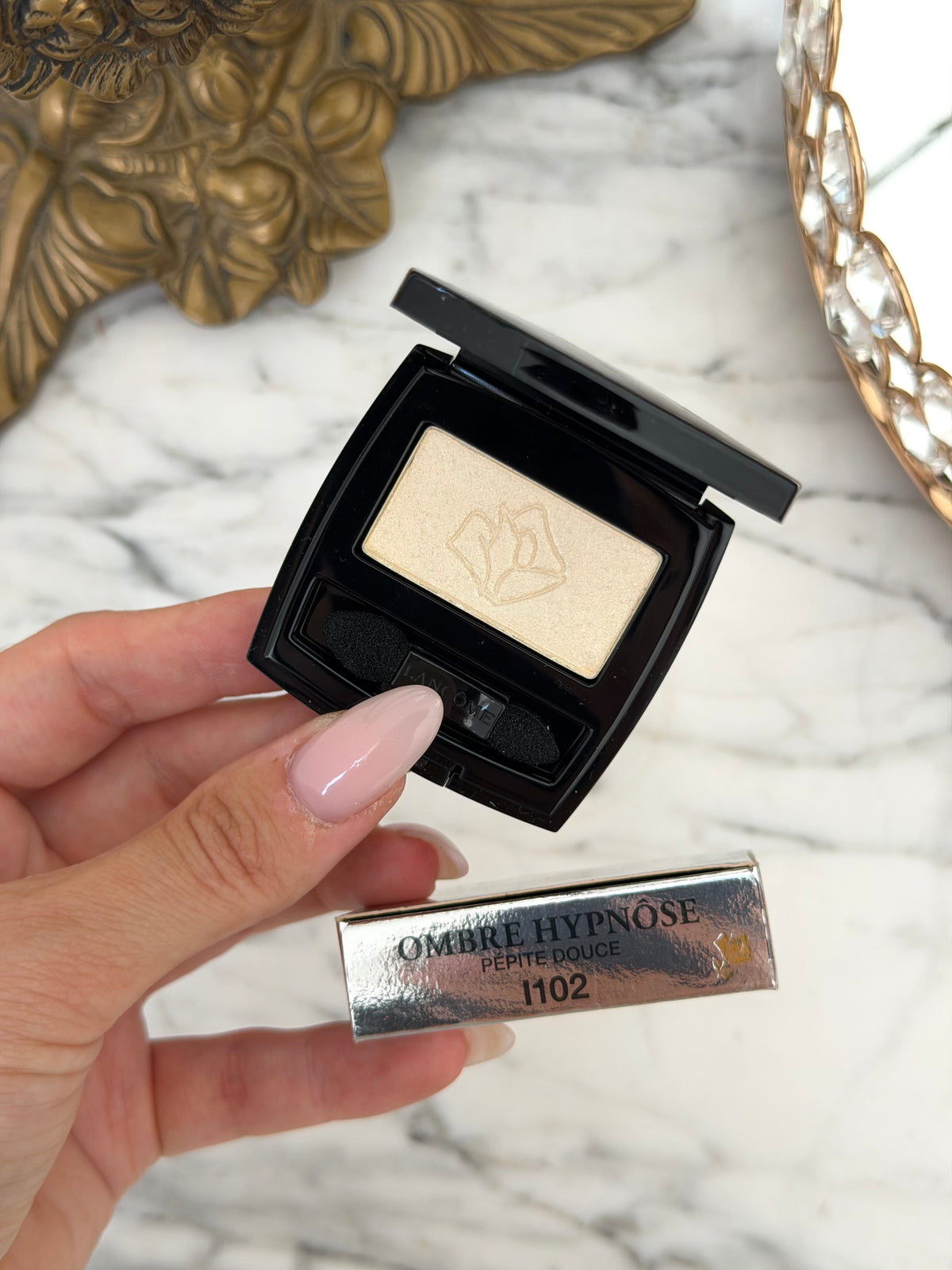 LANCÔME 
Ombre Hypnôse Mono Eye Shadow High Fidelity Color (I102)