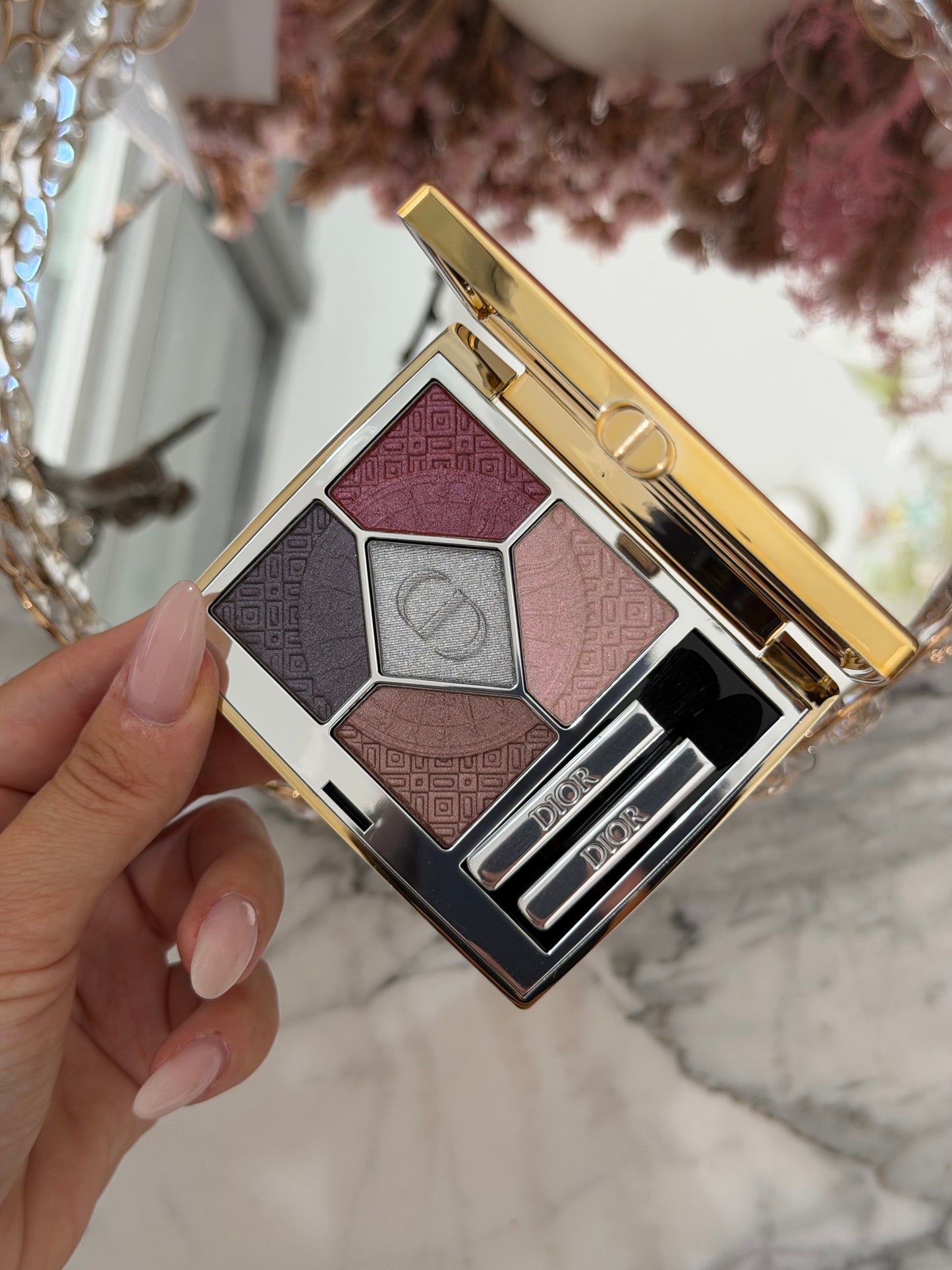 DIOR Diorshow 5 Couleurs - Limited Edition (863)
High-Color Eyeshadow Wardrobe - Longwear Creamy Powder Palette