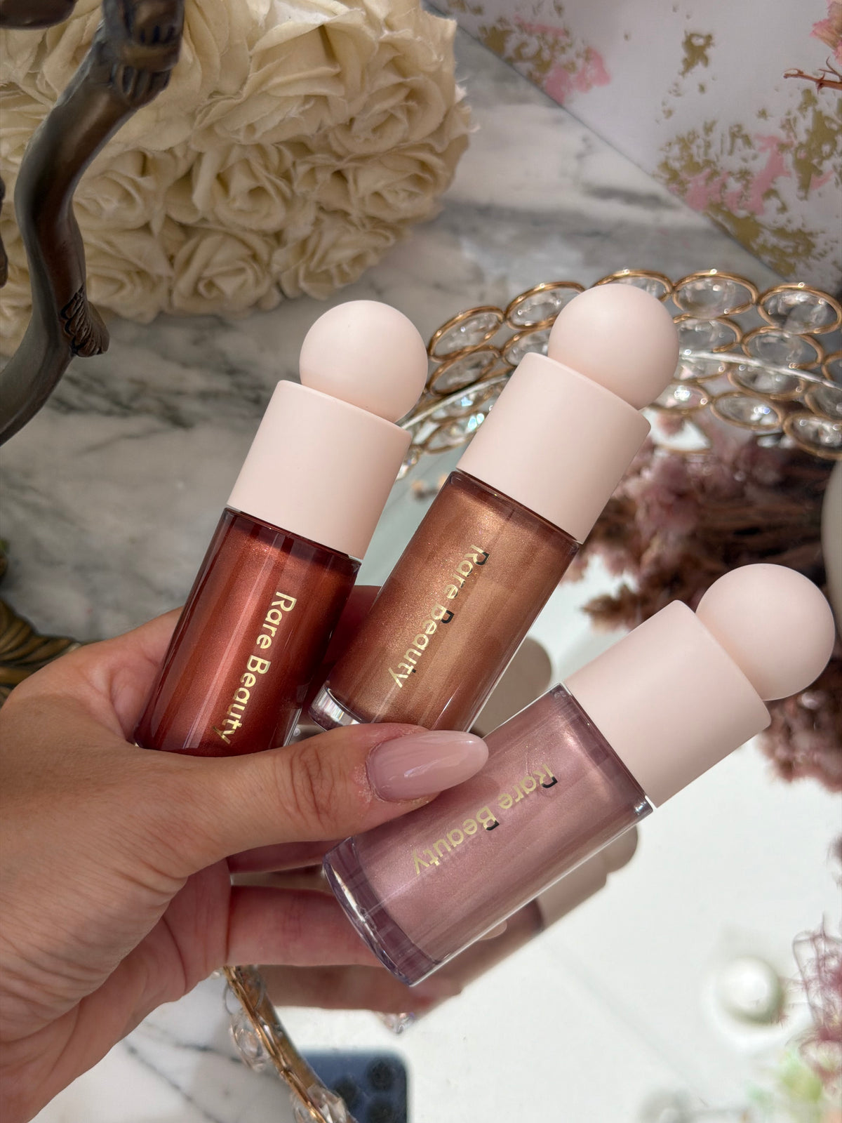 RARE BEAUTY Positive Light Liquid Luminizer - Flaunt