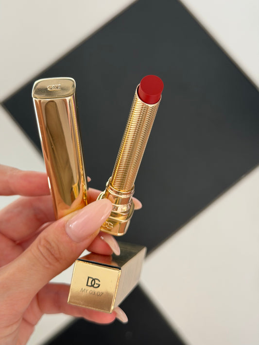 DOLCE&GABBANA My Sculpt Satin
Lasting Color & Hydration Lipstick Stylo - MY 03.07