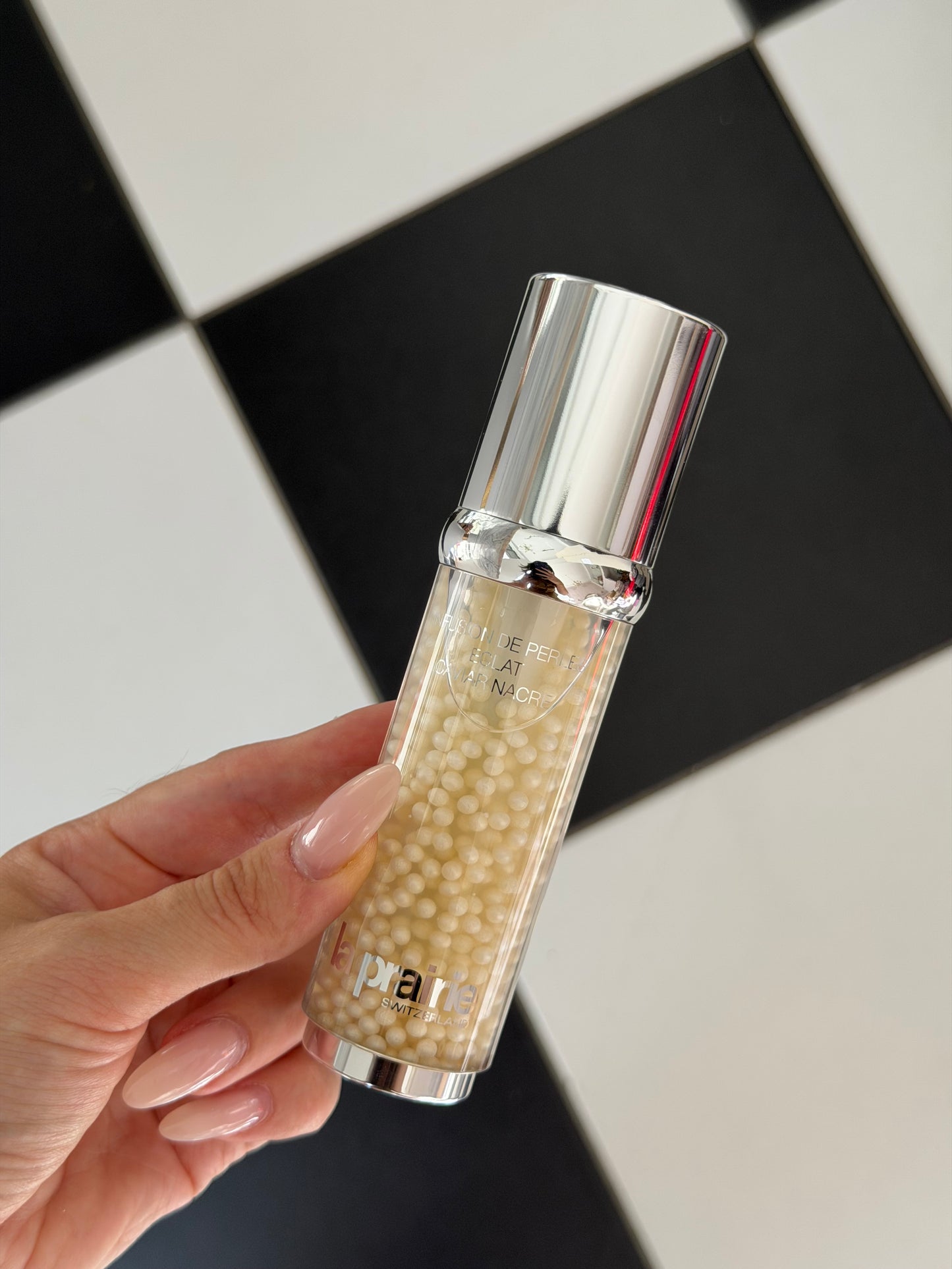 LA PRAIRIE White Caviar
Pearl Infusion
Illuminating And Firming Light-Infused Face Serum