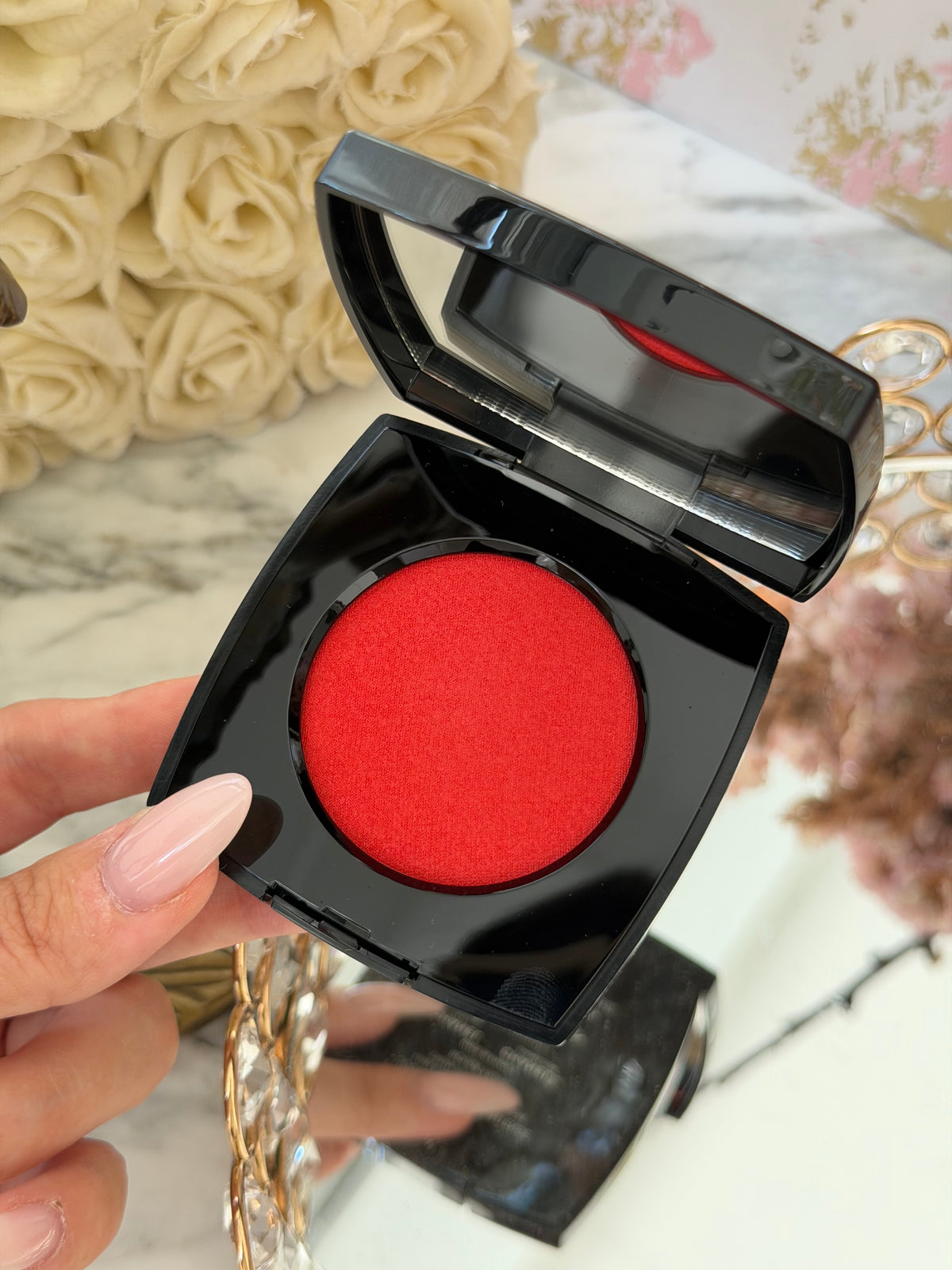 CHANEL Joues Contraste Intense
Cream-to-Powder Blush (Rouge Franc)