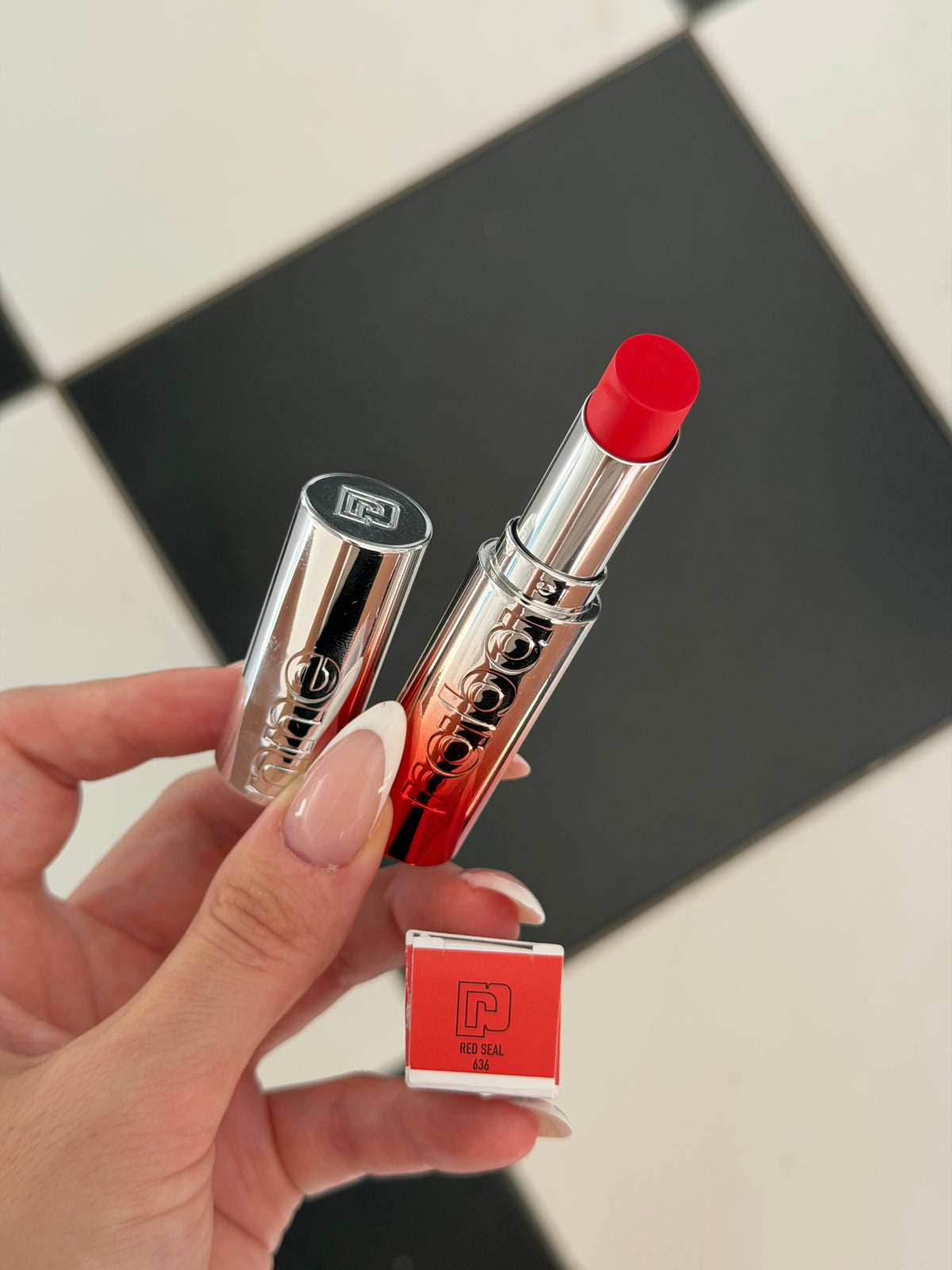 PACO RABANNE Famous Lipcolor Matte
Highly Pigmented Lipstick Matte Finishes