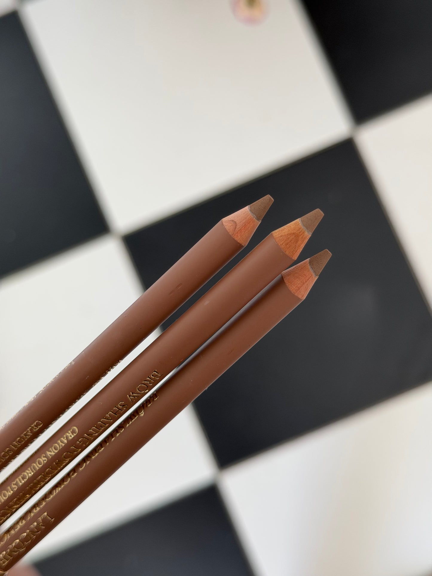 LANCÔME Brow Shaping Powdery Pencil (02)
Defined & Natural