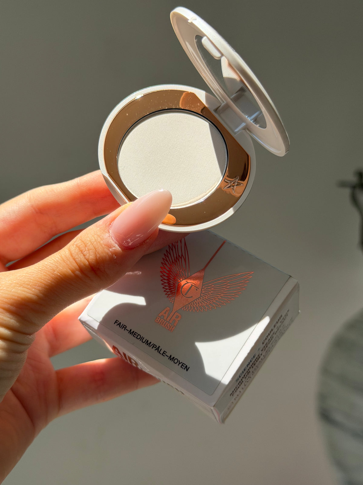 CHARLOTTE TILBURY Airbrush Brightening Flawless Finish Powder - Fair-Medium