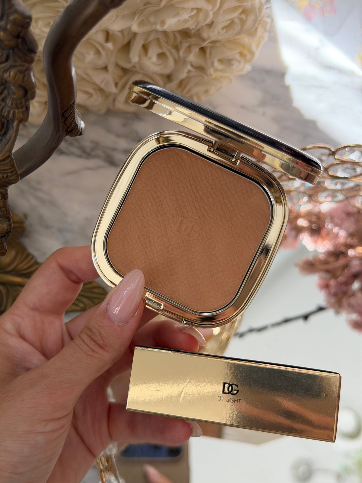 DOLCE&GABBANA Face&Eyes Match
Lasting Bronzer & Eyeshadow Powder (01)