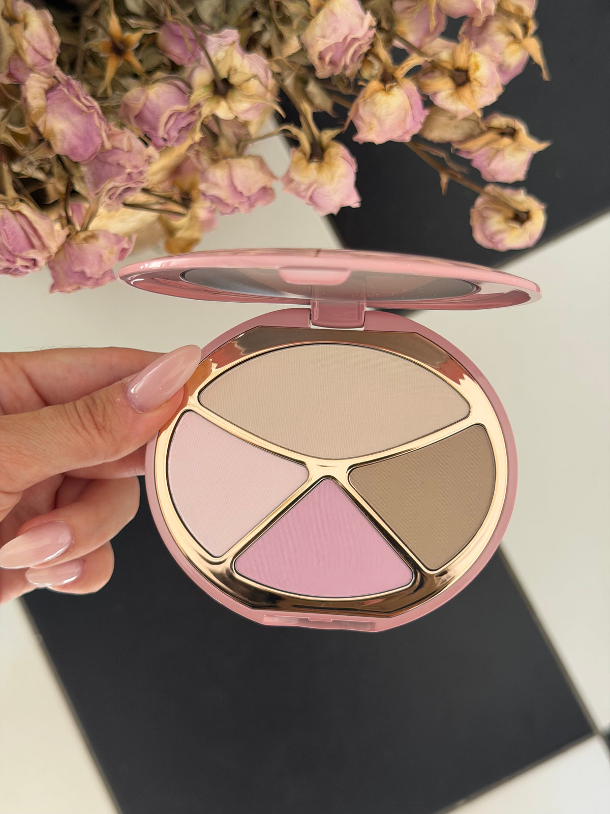 CHARLOTTE TILBURY 4 Colors Contour (Blush&Bronzer) Palette (01)