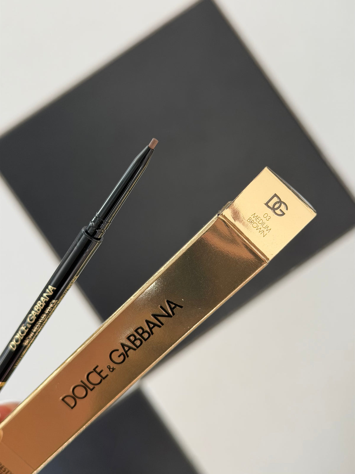 DOLCE&GABBANA Brow Restyler Pencil (03)
16H Lasting Fill & Shape Micro Brow Pencil