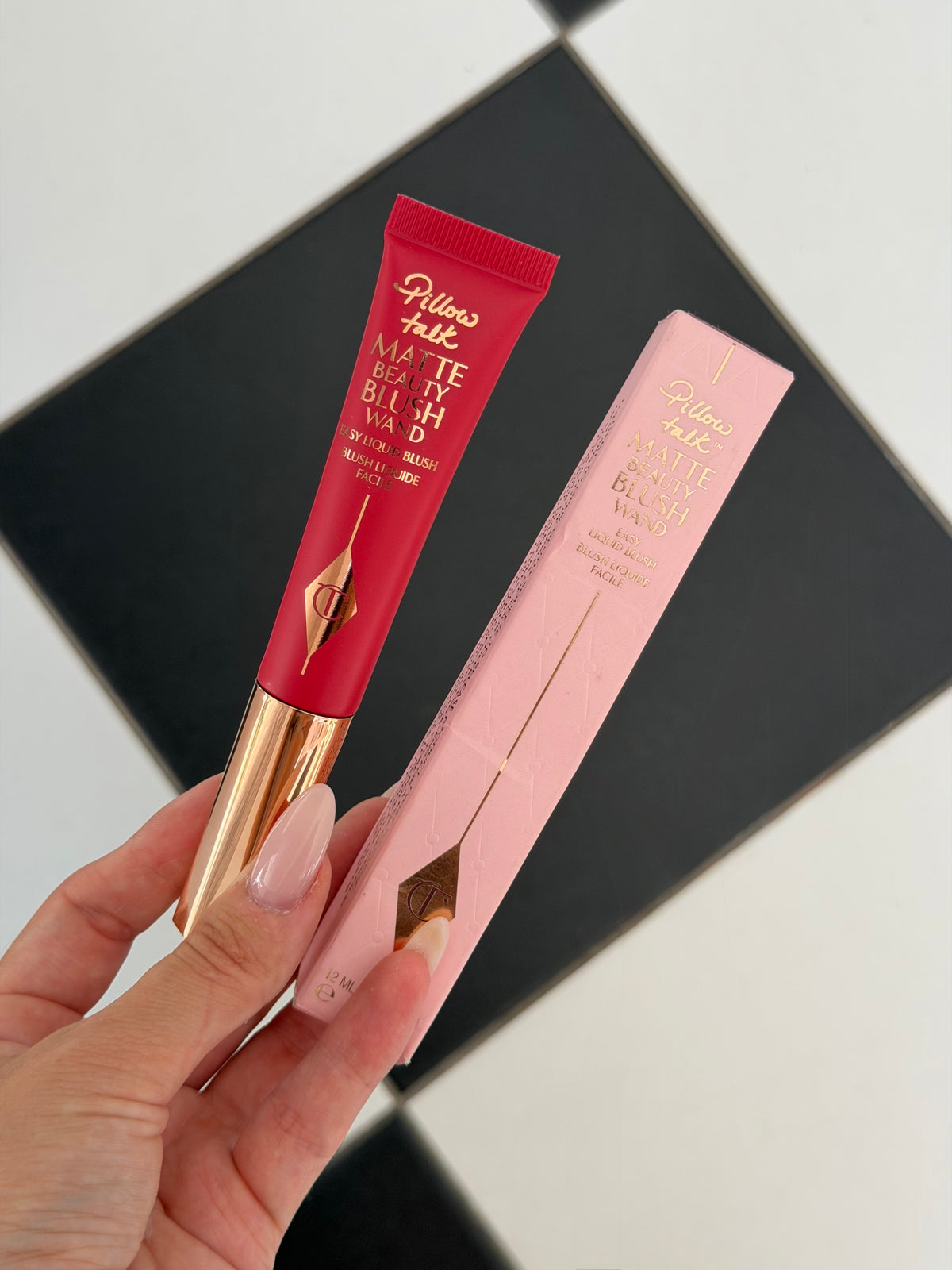 CHARLOTTE TILBURY Pillow Talk - Dream Pop
Matte Beauty Blush Wand - Easy Liquid Blush