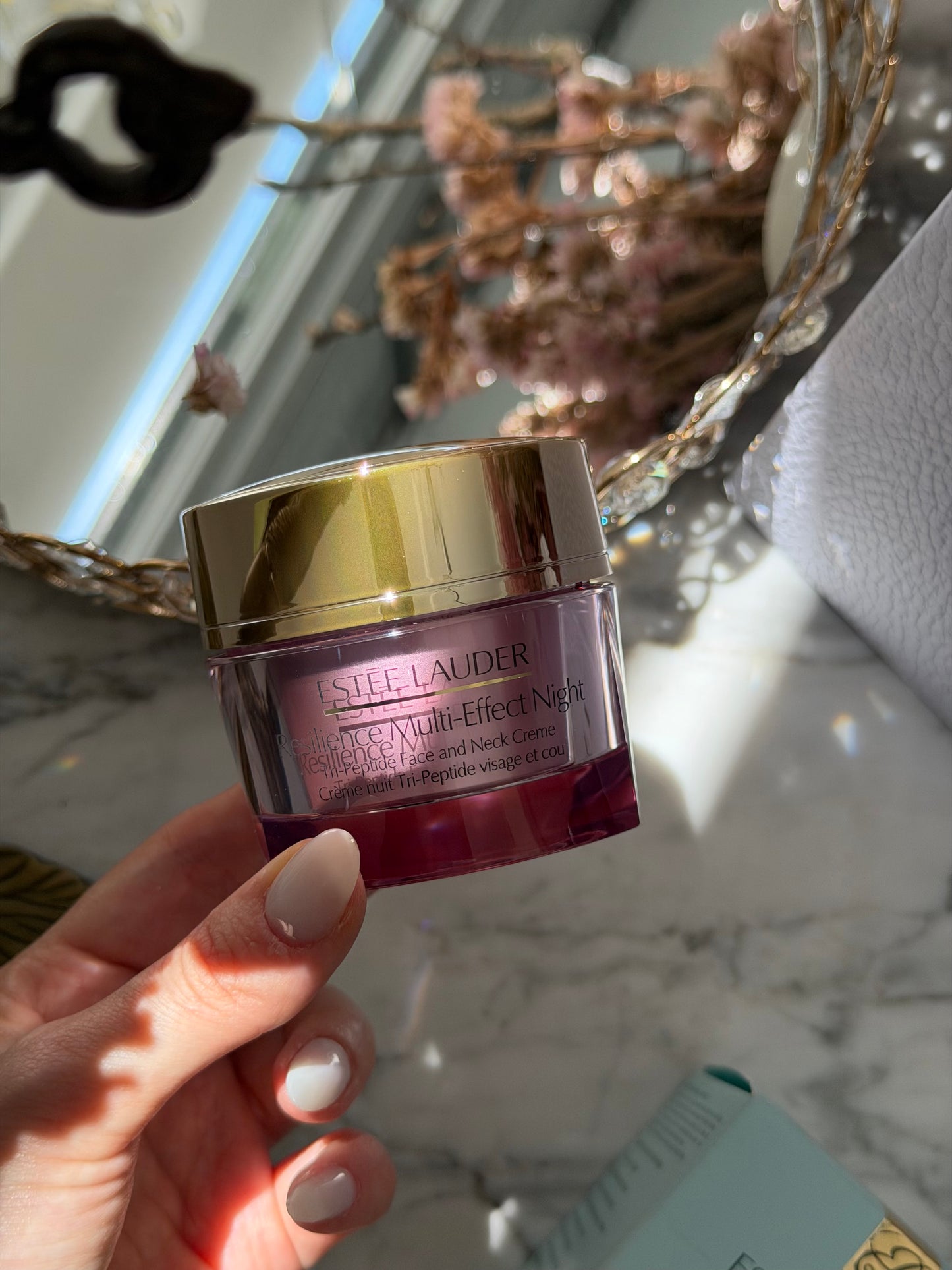 ESTEE LAUDER Resilience Multi-Effect Night
Tri-Peptide Face and Neck Creme SPF15