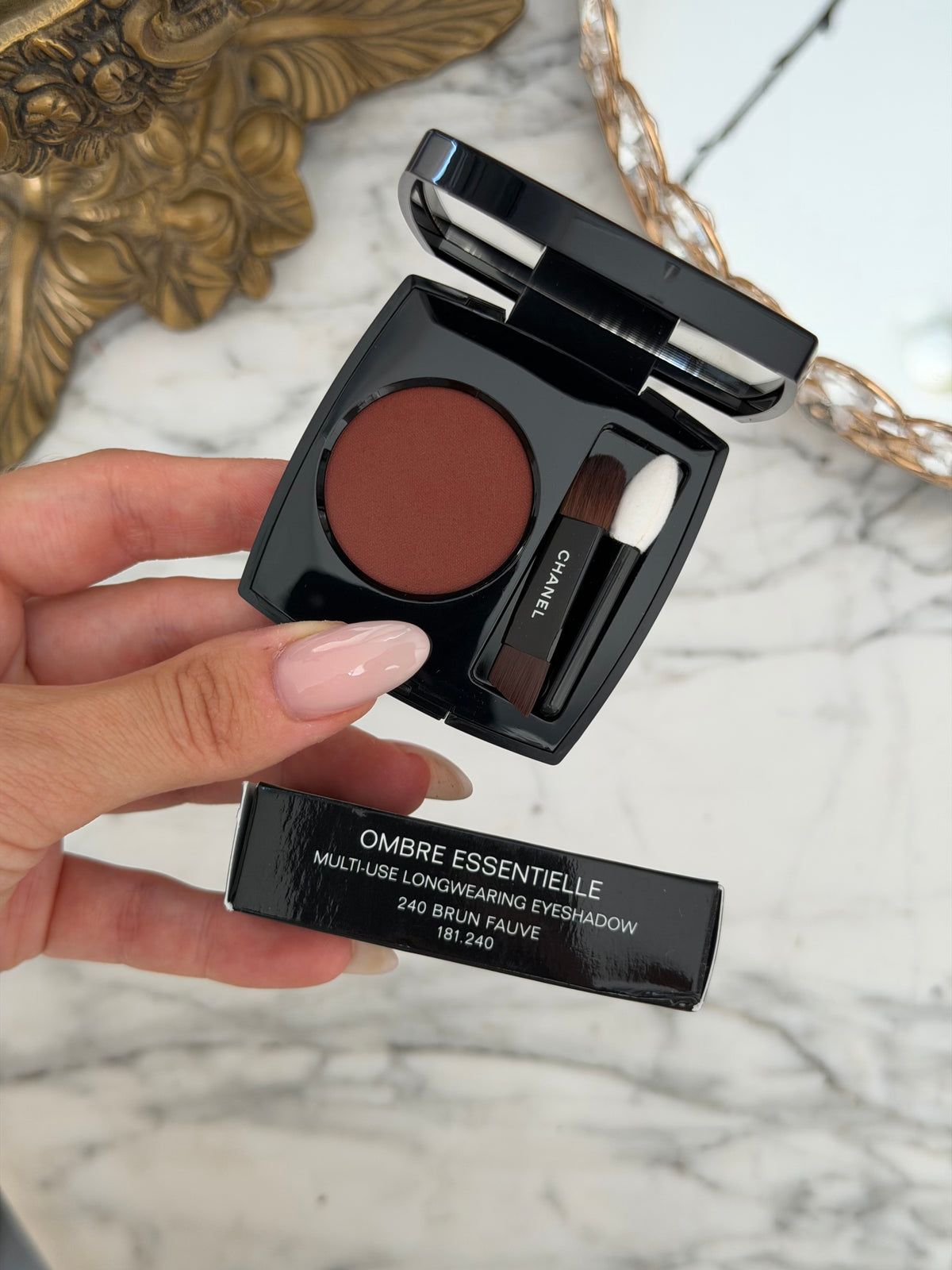 CHANEL Ombre Essentielle Multi-Use Longwearing Eyeshadow (240)