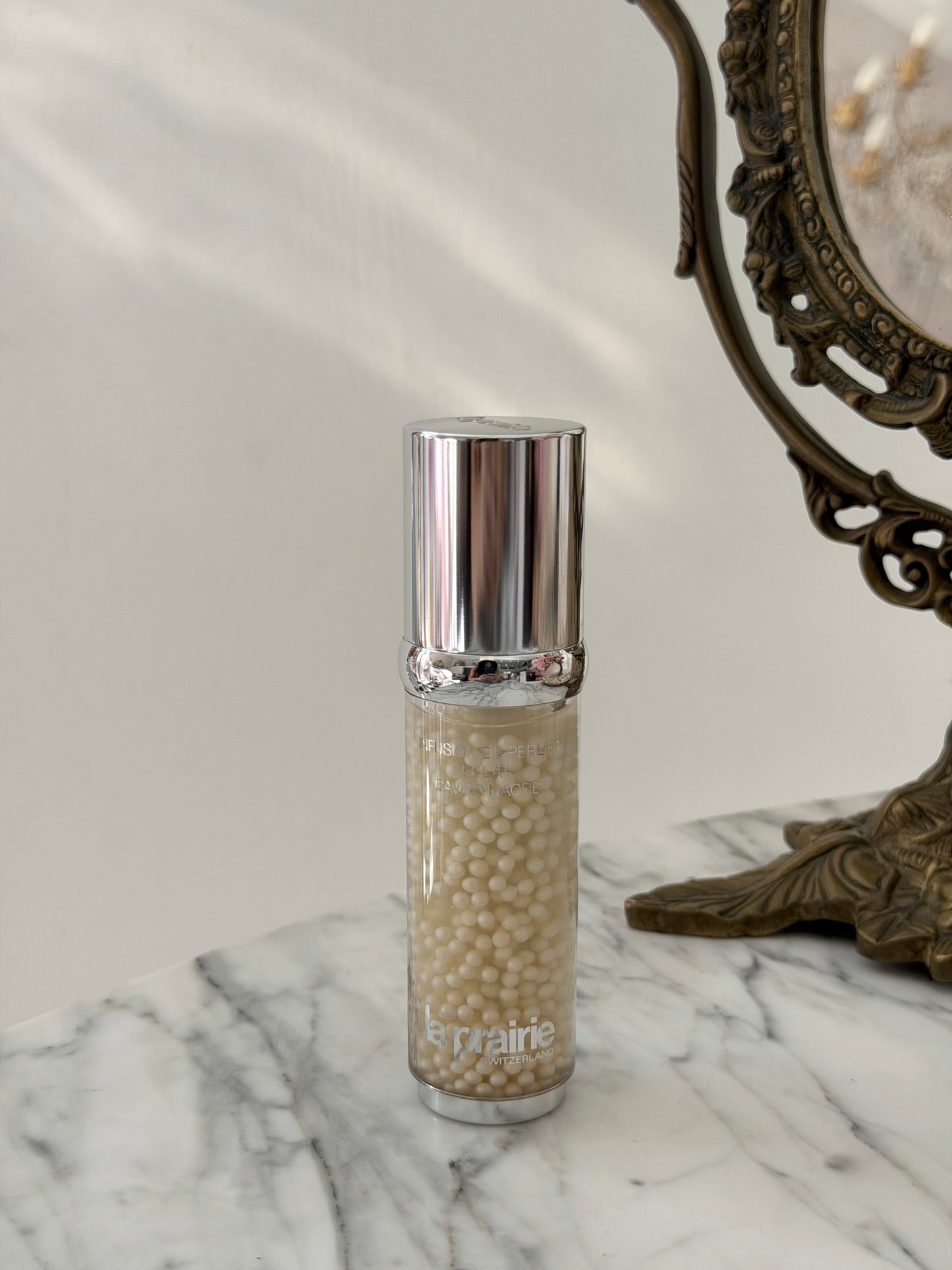 LA PRAIRIE White Caviar
Pearl Infusion
Illuminating And Firming Light-Infused Face Serum