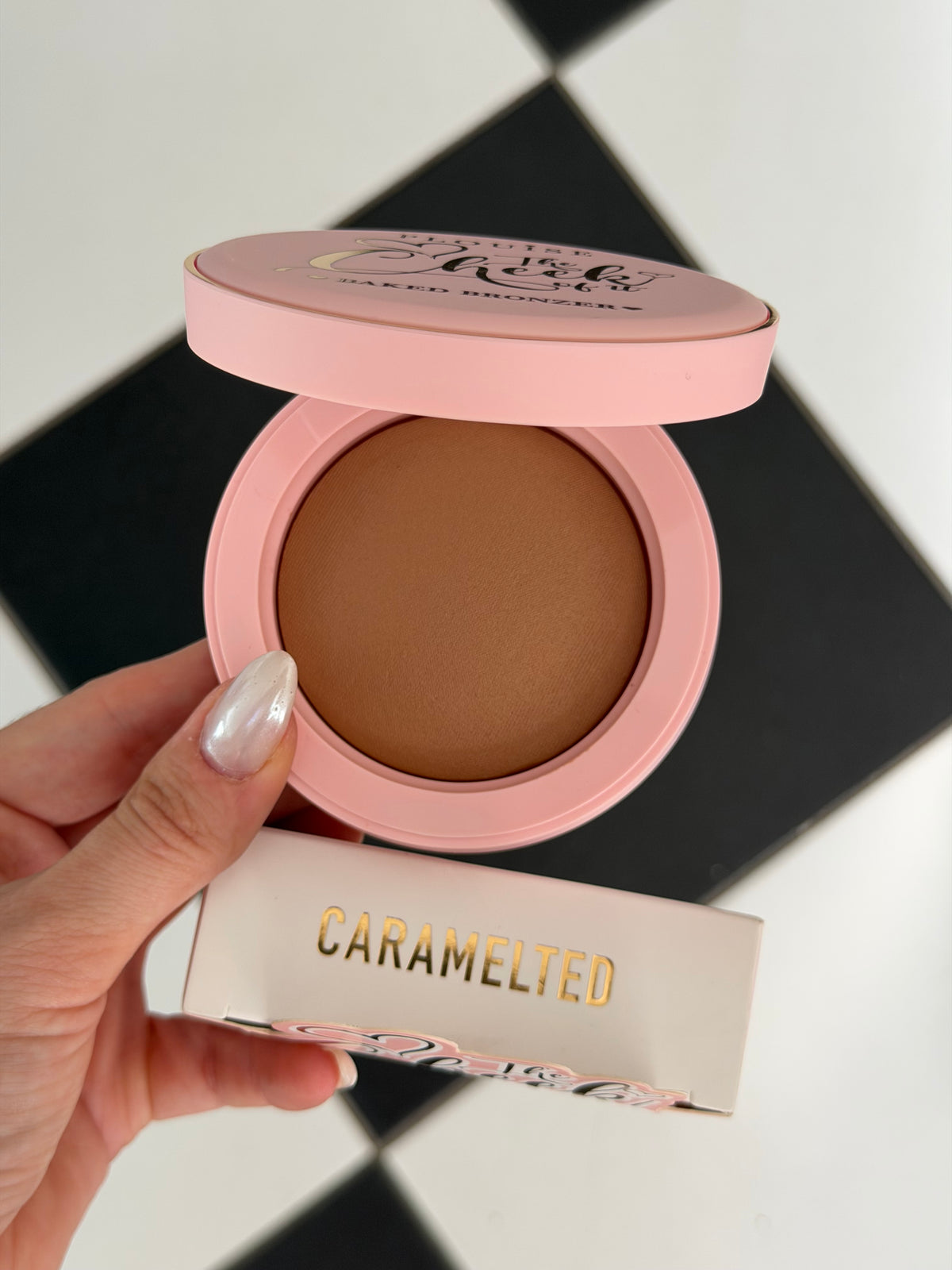 P.LOUISE The Cheek Of It Baked Bronzer - Caramelted