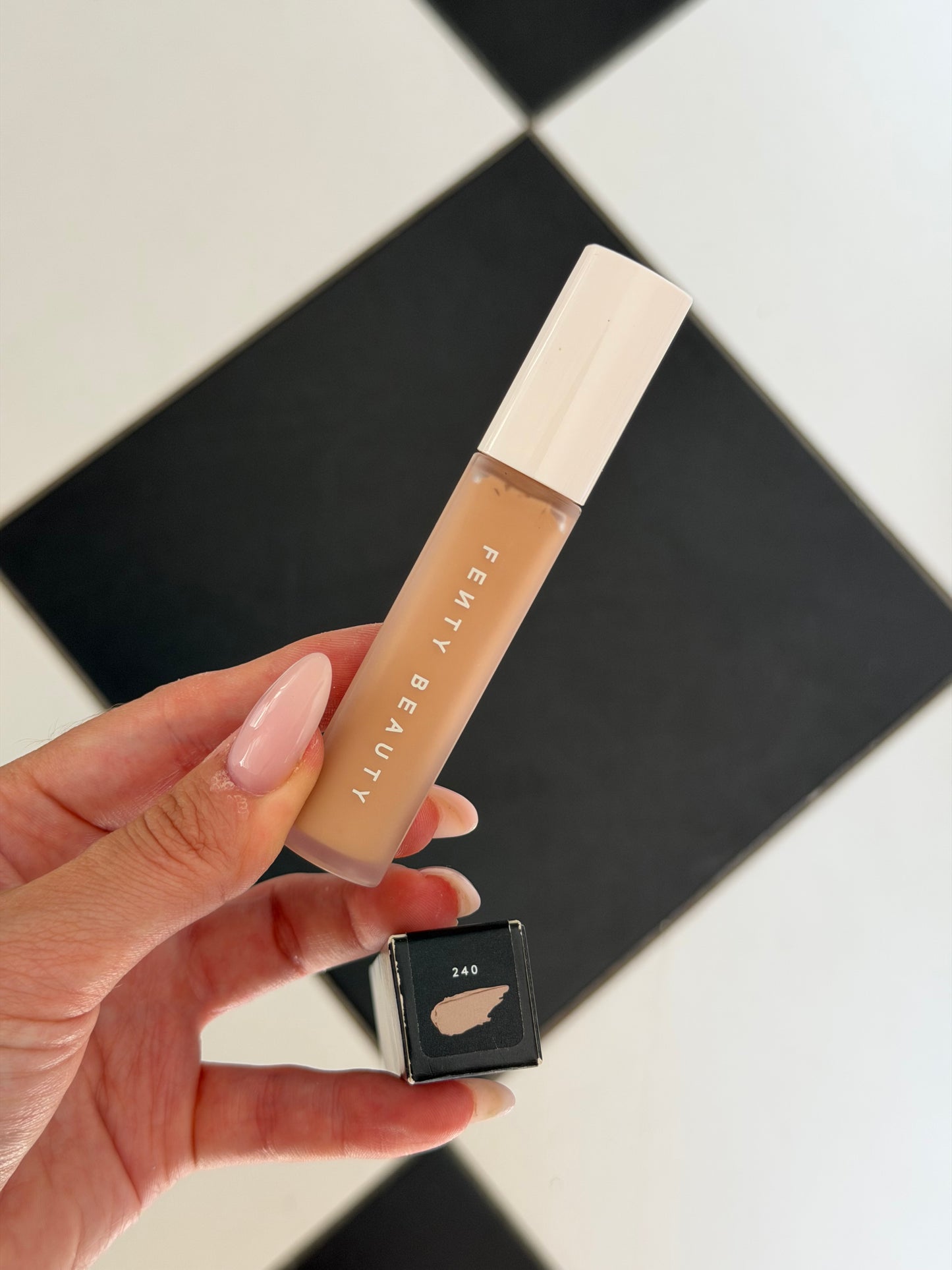 FENTY BEAUTY Pro Filt'r Instant Retouch Concealer (240)