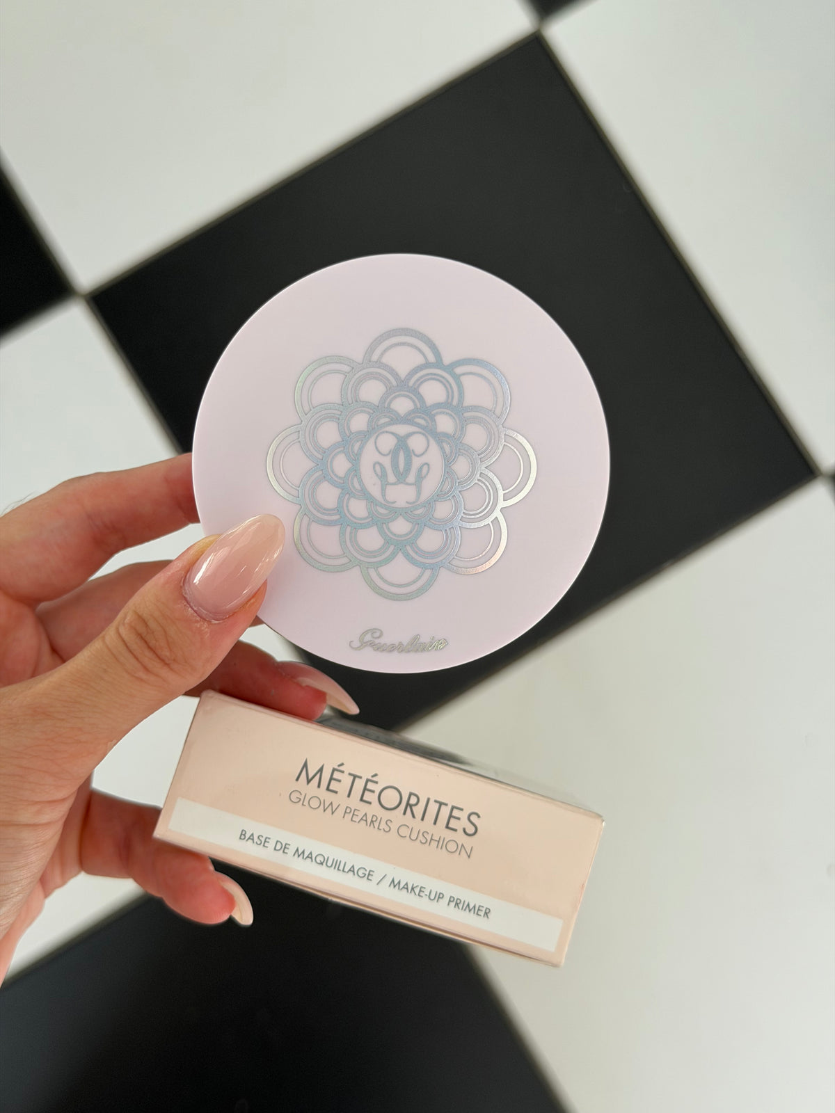 GUERLAIN
Météorites Pearl Glow Cushion - Makeup Primer