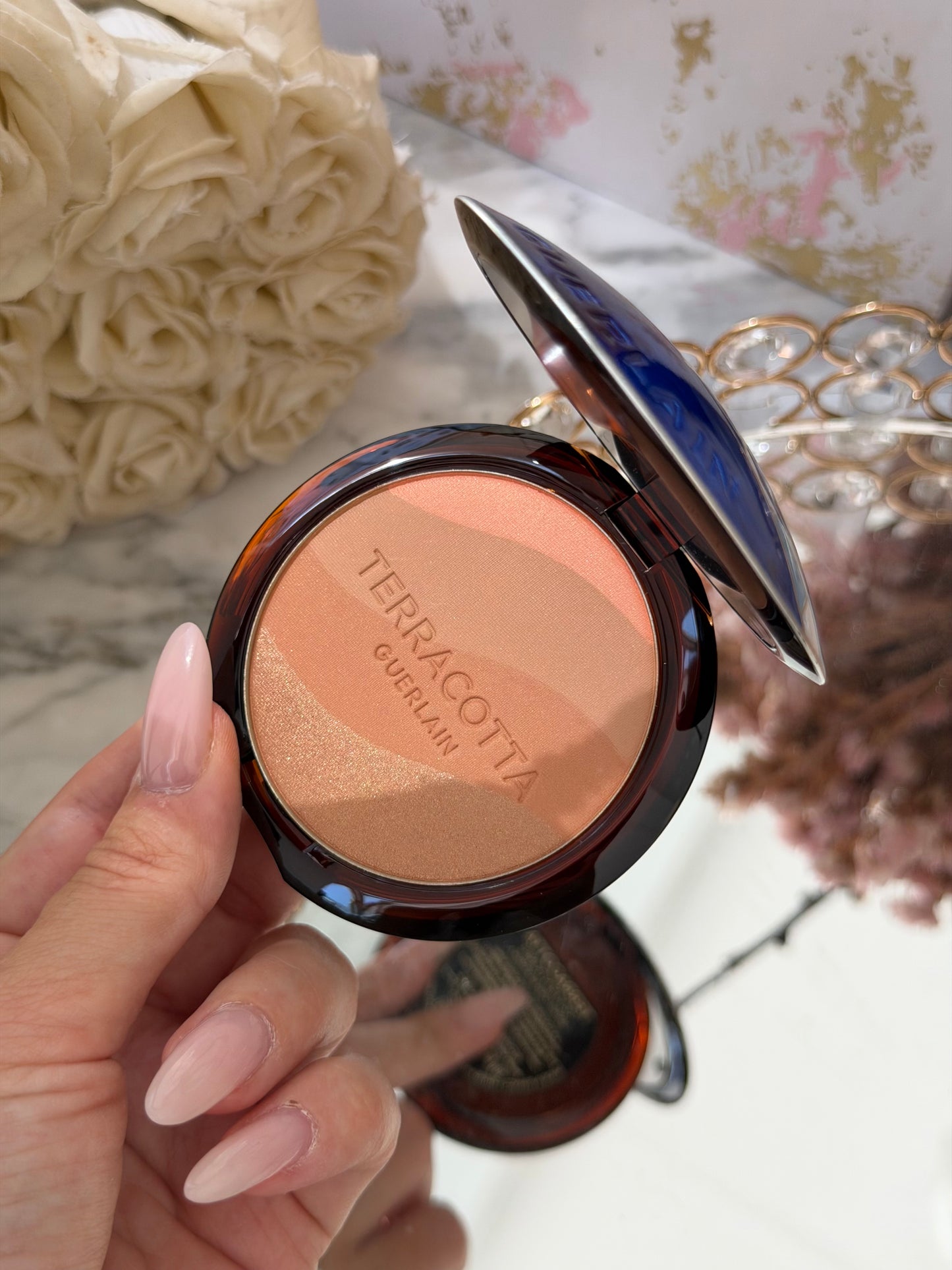 GUERLAIN Terracotta Golden Dunes
The Sun-Kissed Healthy Glow Powder Limited Edition - Case Blue Dakhla