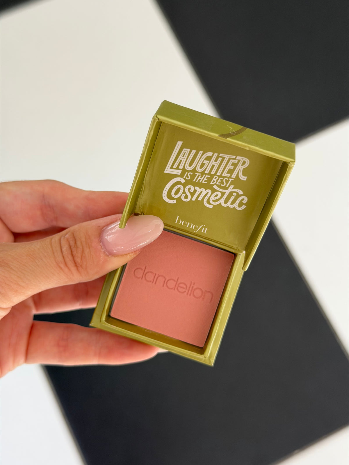 BENEFIT Dandelion
Baby-Pink Brightening Blush Mini