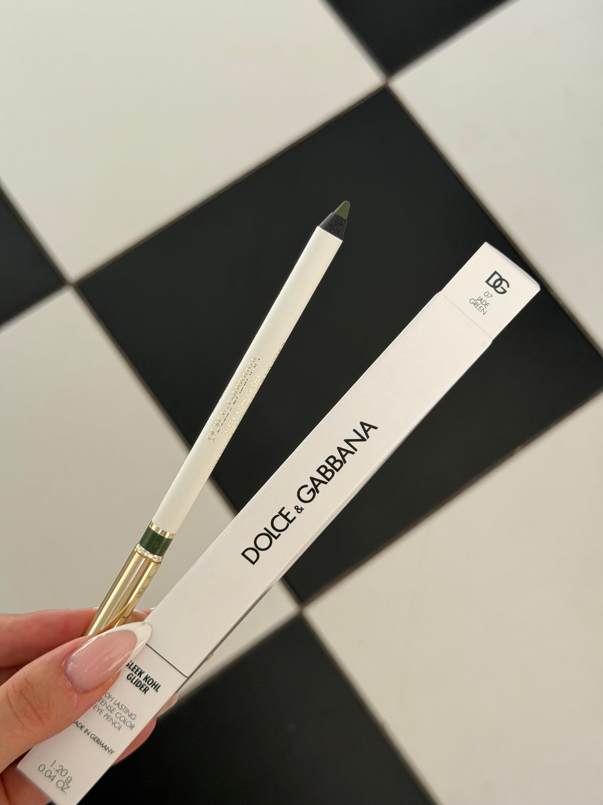 DOLCE&GABBANA Sleek Khol Glider 
10H Lasting Intense Color Eye Pencil (07)