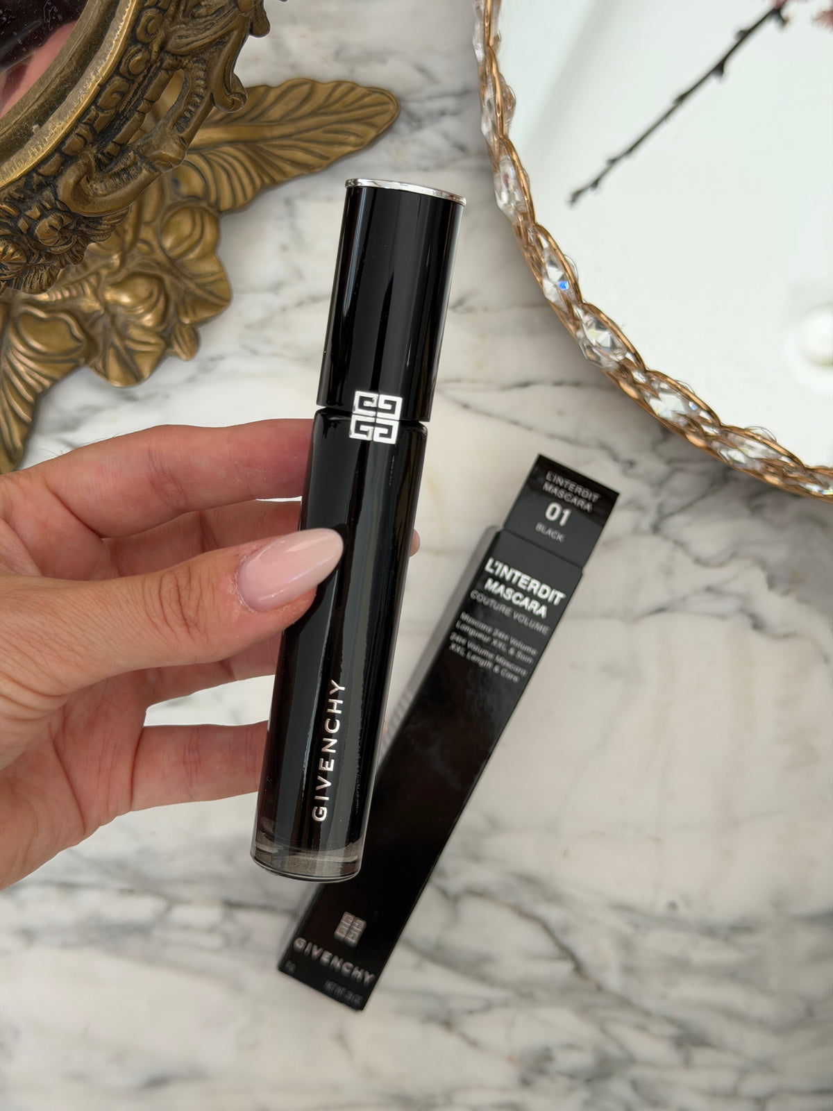 GIVENCHY L’Interdit Mascara 24H Volume & XXL Length (01)