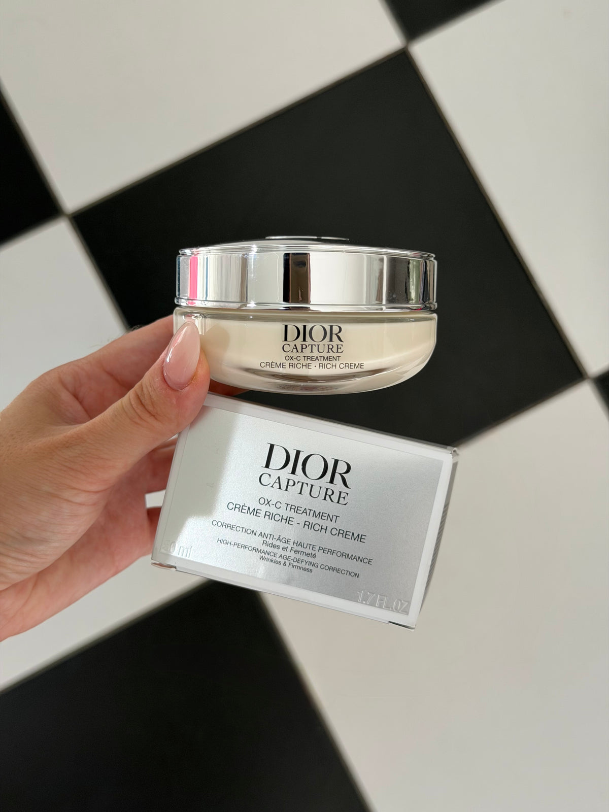 DIOR Capture Rich Cream OX-C Treatment
Face Cream - Rich Texture - Age-Defying Correction - Wrinkles and Firmness