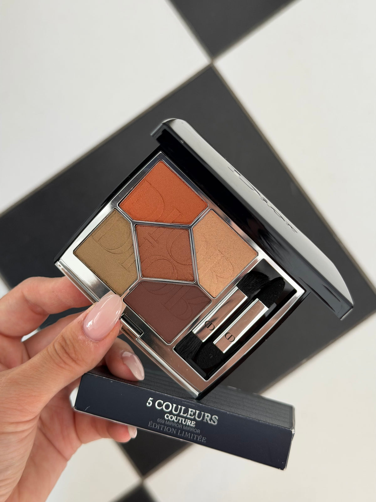 DIOR Diorshow 5 Couleurs
Eye Palette - 5 Eyeshadows - High Color and Long Wear (659)