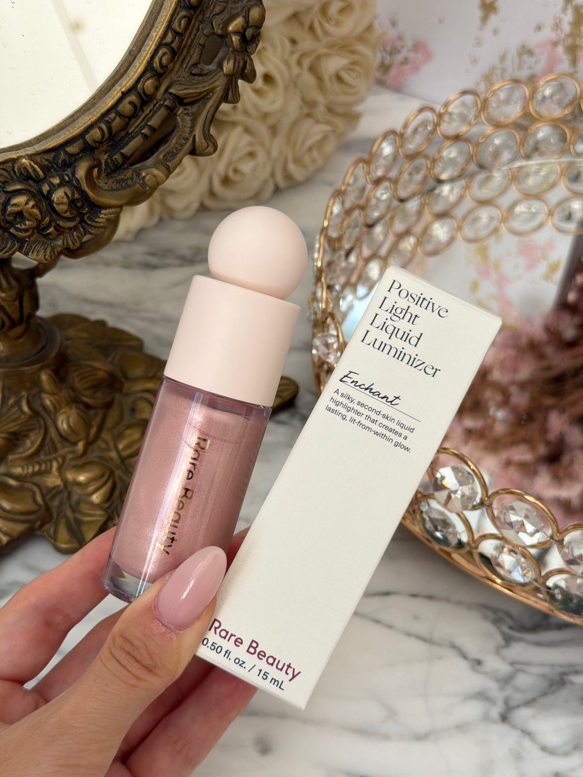 RARE BEAUTY Positive Light Liquid Luminizer - Enchant