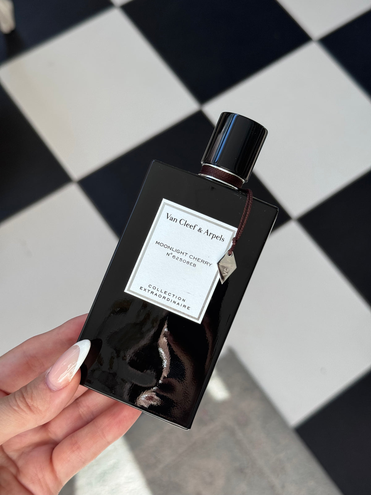 VAN CLEEF & ARPELS Moonlight Cherry Eau De Parfum - Collection Extraordinaire