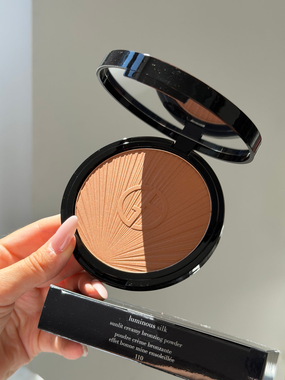 ARMANI Luminous Silk Longwear Creamy Bronzing Powder