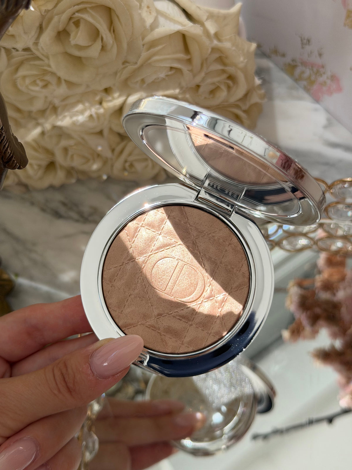 DIOR Forever Glow Luminizer - Illuminating Powder For Face (01)