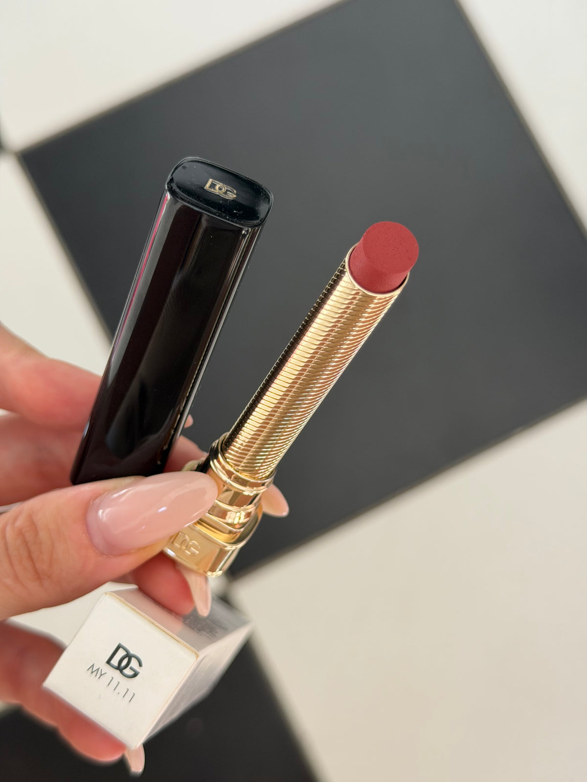 DOLCE&GABBANA My Comfy Matte Lipstick - My 11.11
Instant Rich Color & Hydration Lip Stylo