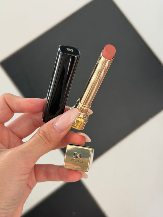 DOLCE&GABBANA My Comfy Matte Lipstick - My 20.03
Instant Rich Color & Hydration Lip Stylo