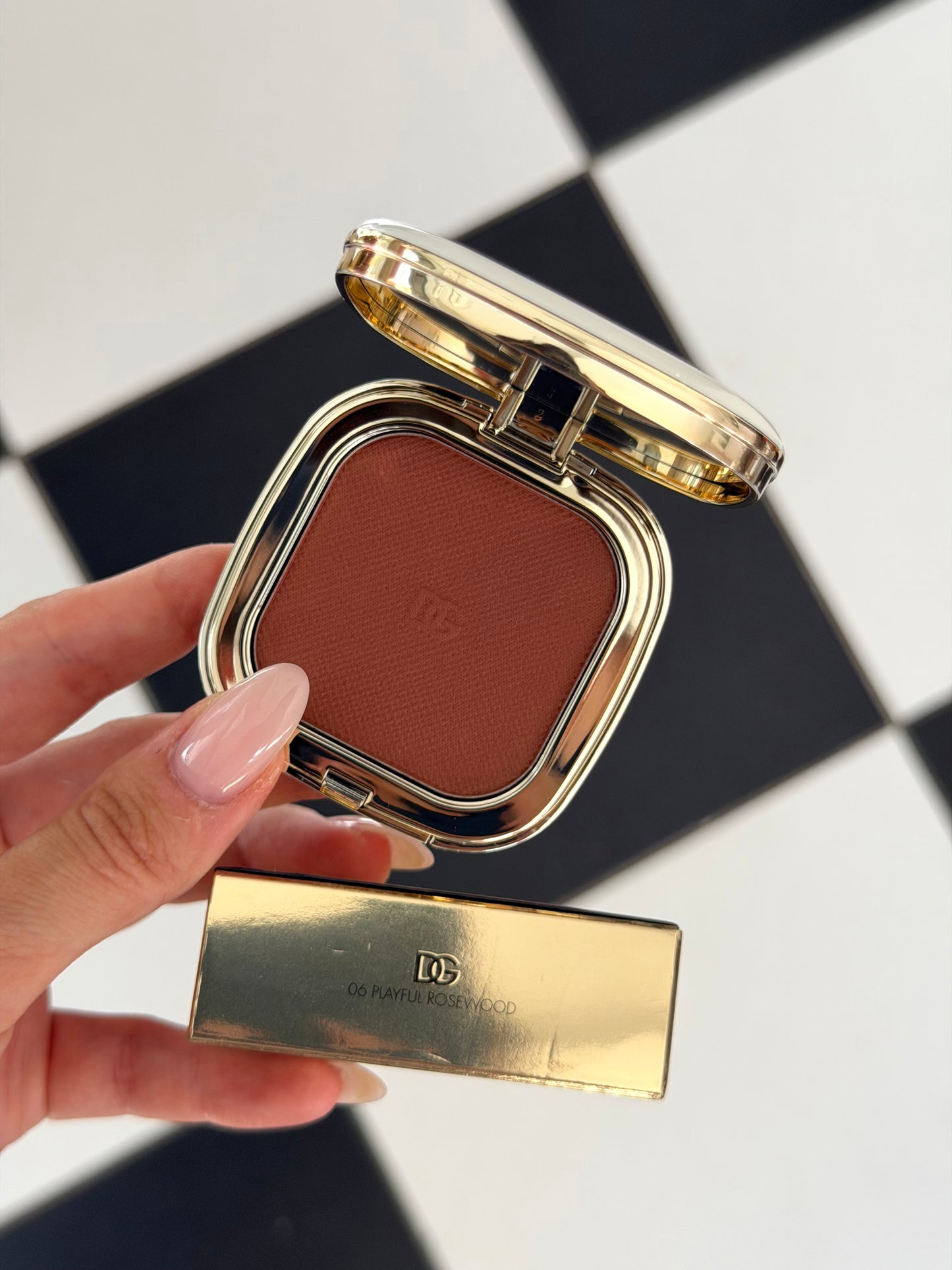 DOLCE & GABBANA
Cheek&Eyes Match - Lasting Blush & Eyshadow Powder (06)