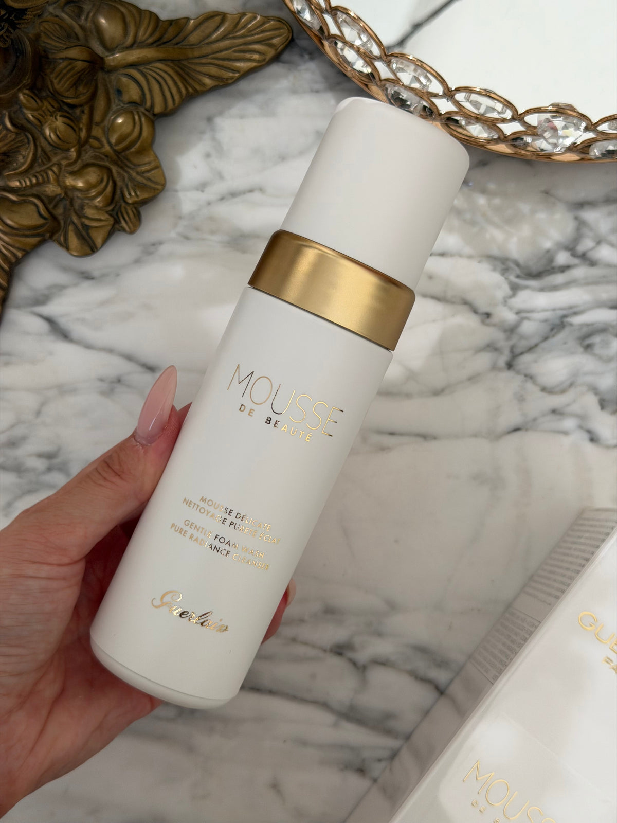 GUERLAIN Mousse De Beauté
Cleansing Foam
Purifies And Illuminates