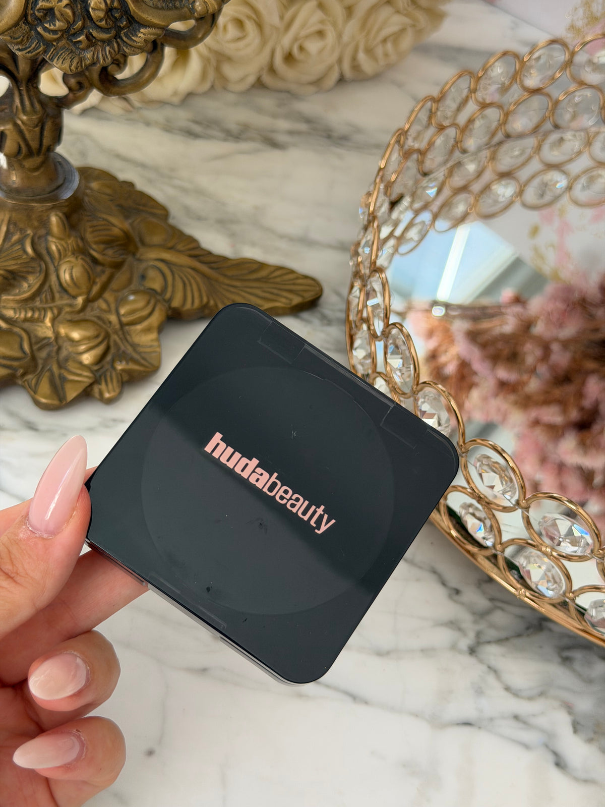 HUDA BEAUTY Easy Bake Airbrush Matte Pressed Powder - Pound Cake