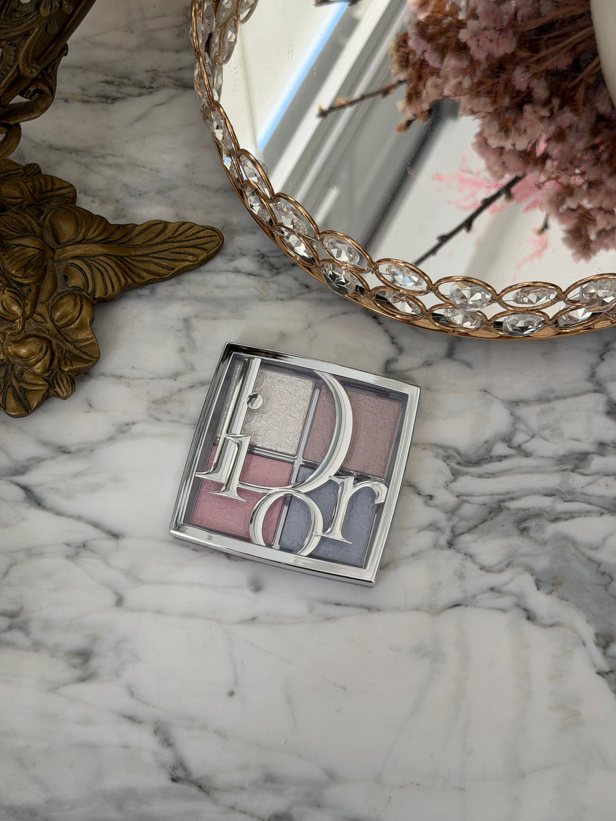 DIOR Backstage Glow Maximizer Palette (002)
Multi-Use Highlighter and Blush - Multi-Reflective Glow