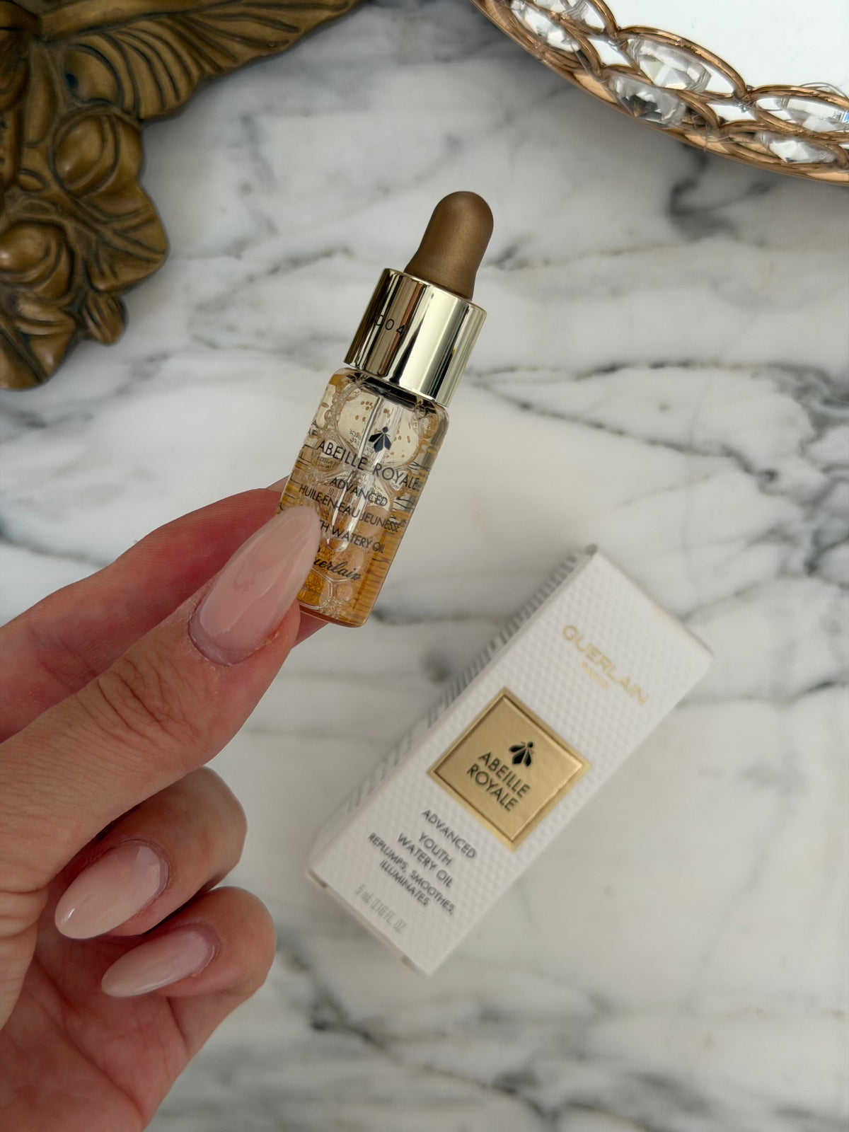 GUERLAIN Abeille Royale
Advanced Youth Watery Oil
Replumps, Smoothes, Illuminates all Skin Types