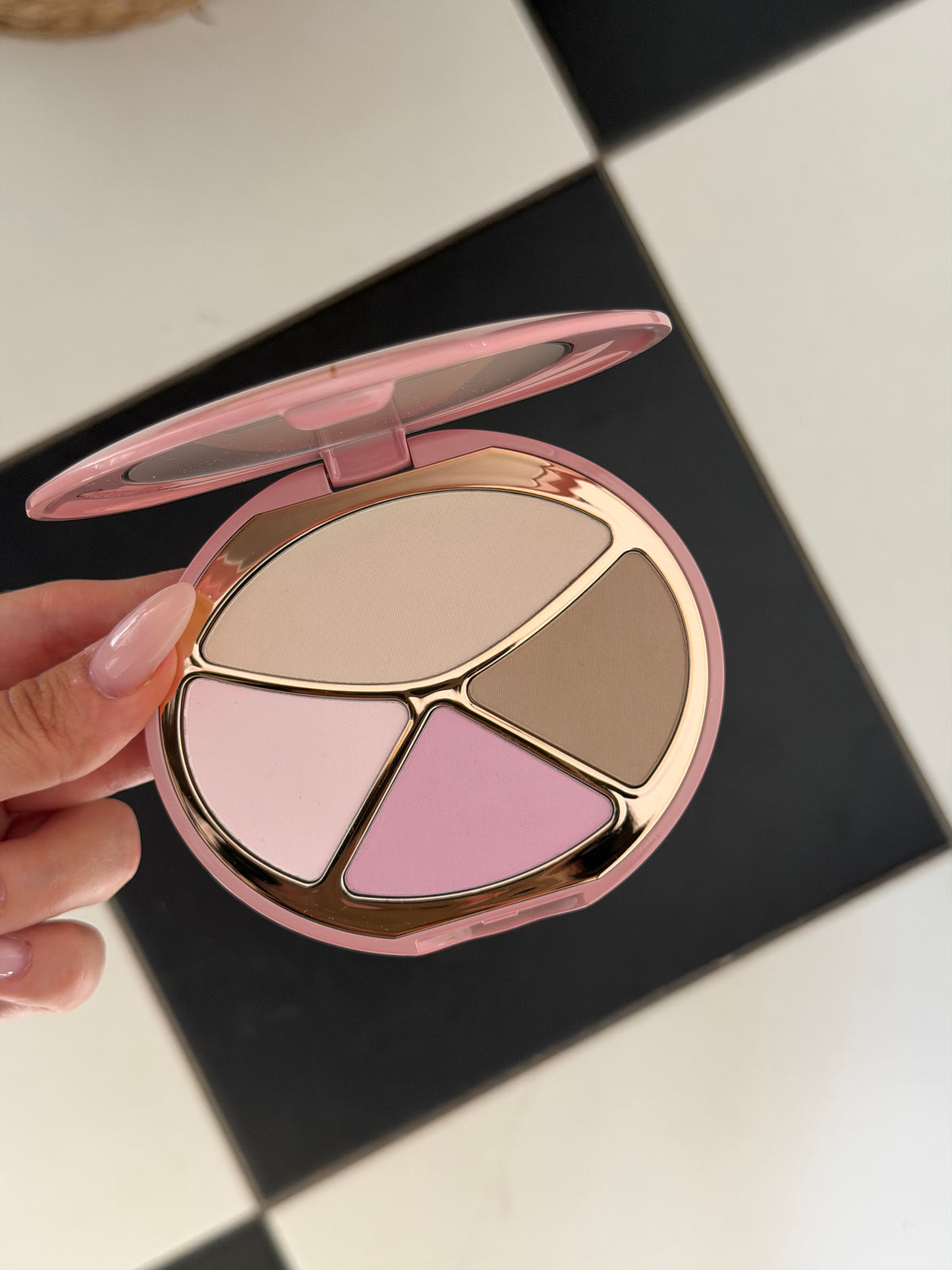 CHARLOTTE TILBURY 4 Colors Contour (Blush&Bronzer) Palette (01)