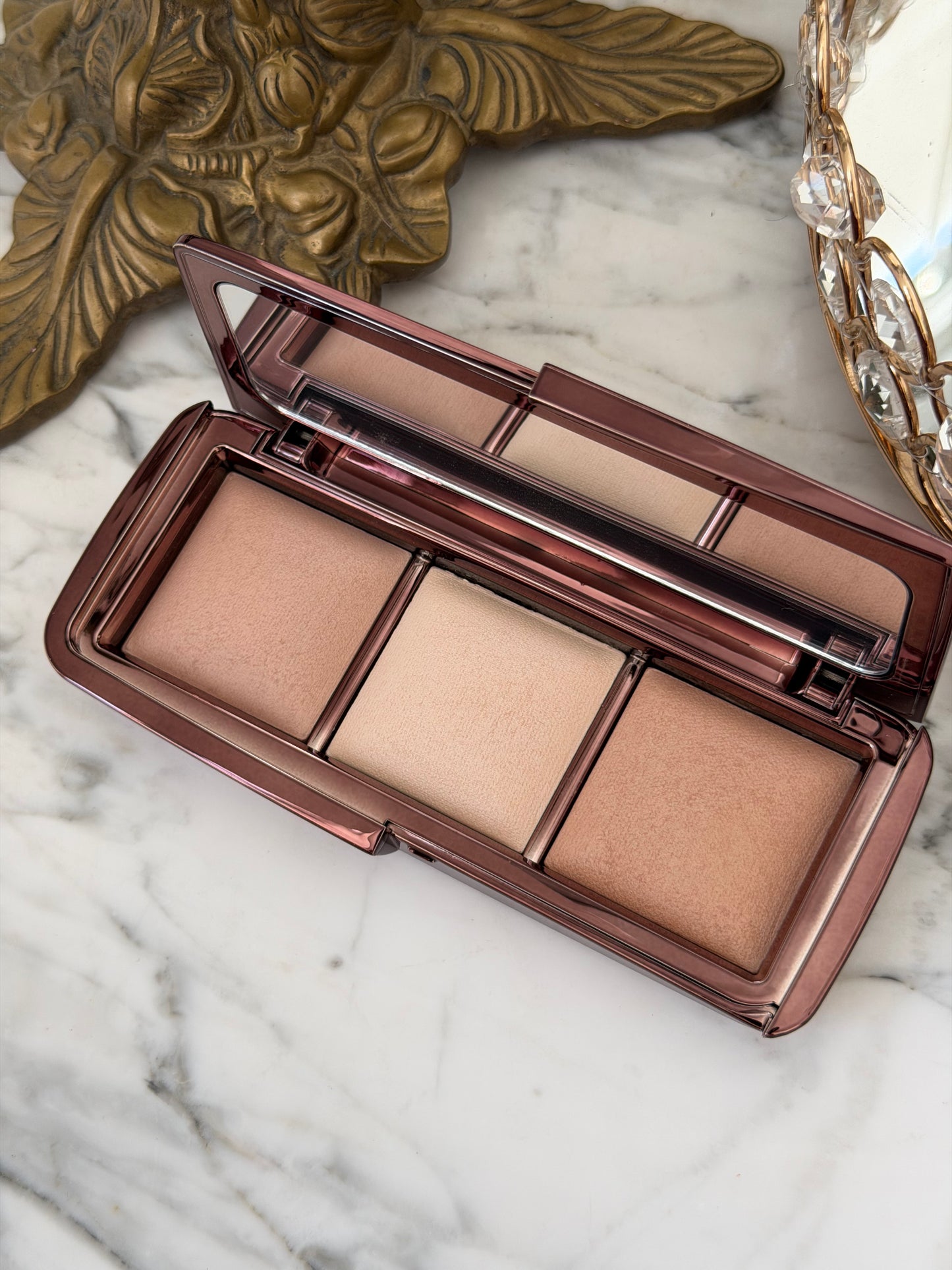 HOURGLASS Ambient Lighting Palette