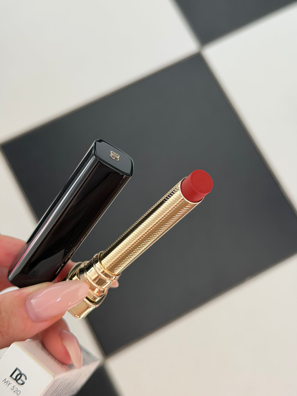 DOLCE&GABBANA My Comfy Matte Lipstick - My 520
Instant Rich Color & Hydration Lip Stylo