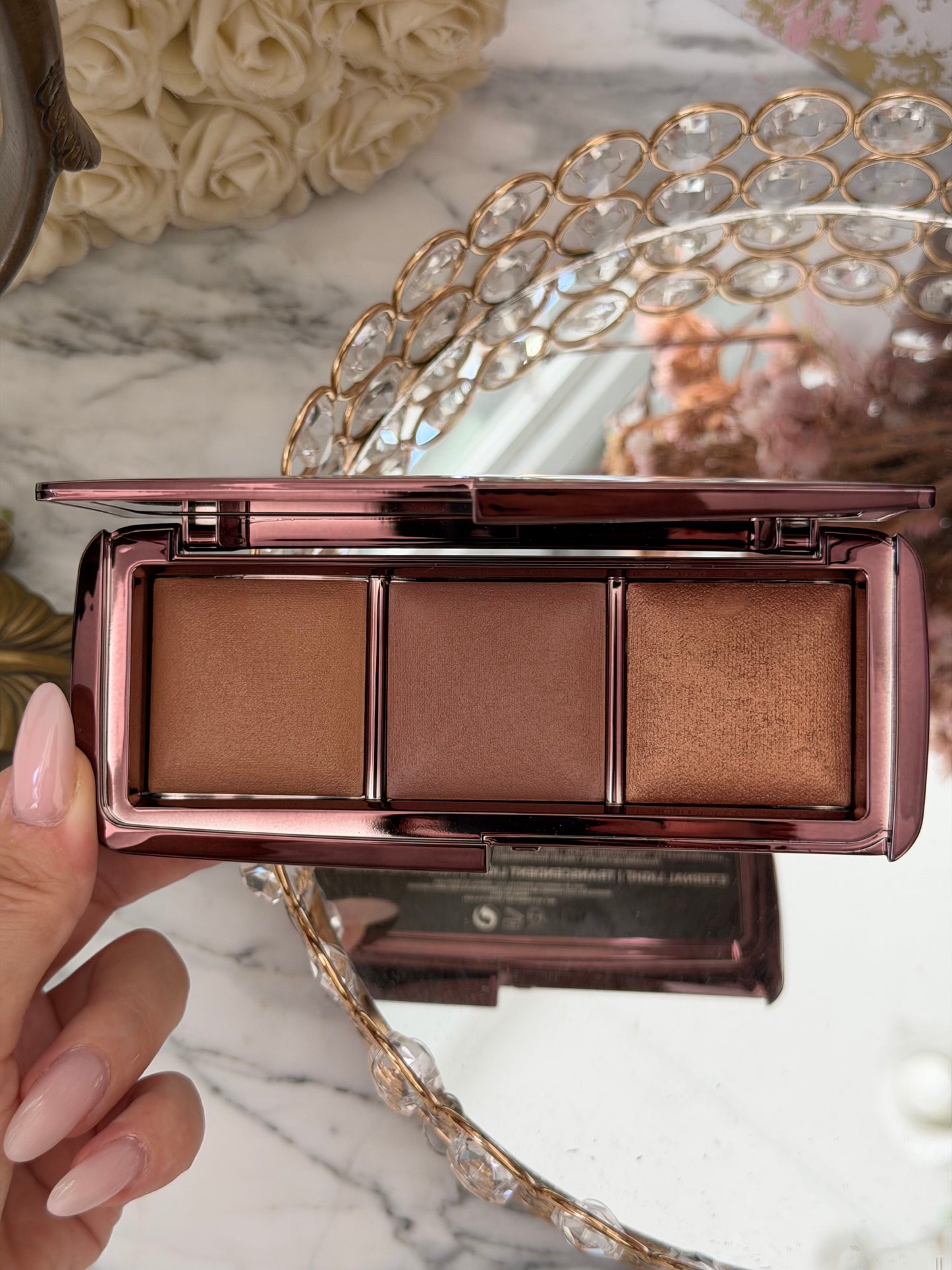 HOURGLASS Ambient Lighting Palette - Volume III