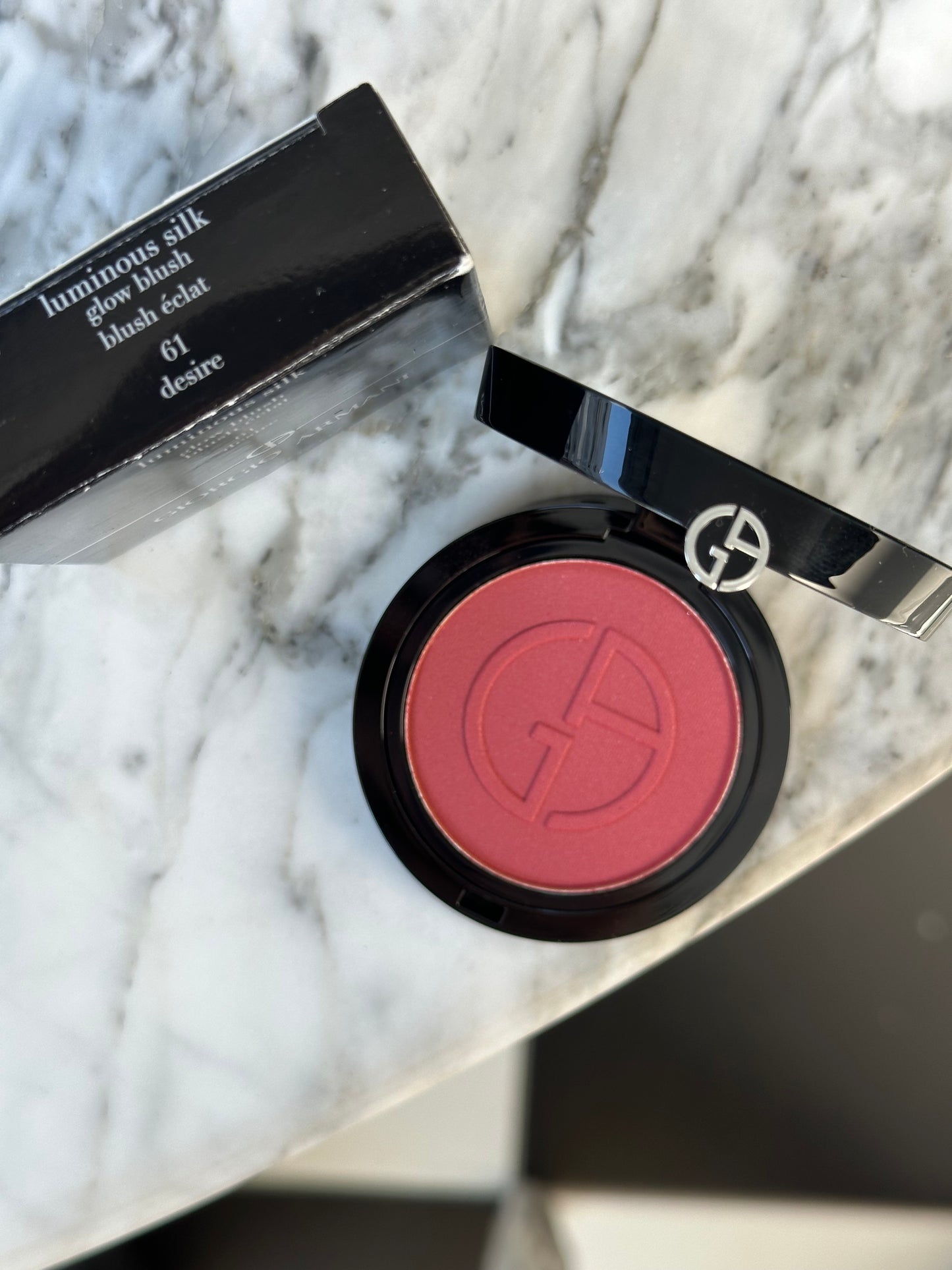 ARMANI Luminous Silk Glow Blush
Powder Blush For Natural Color & Glow (61)