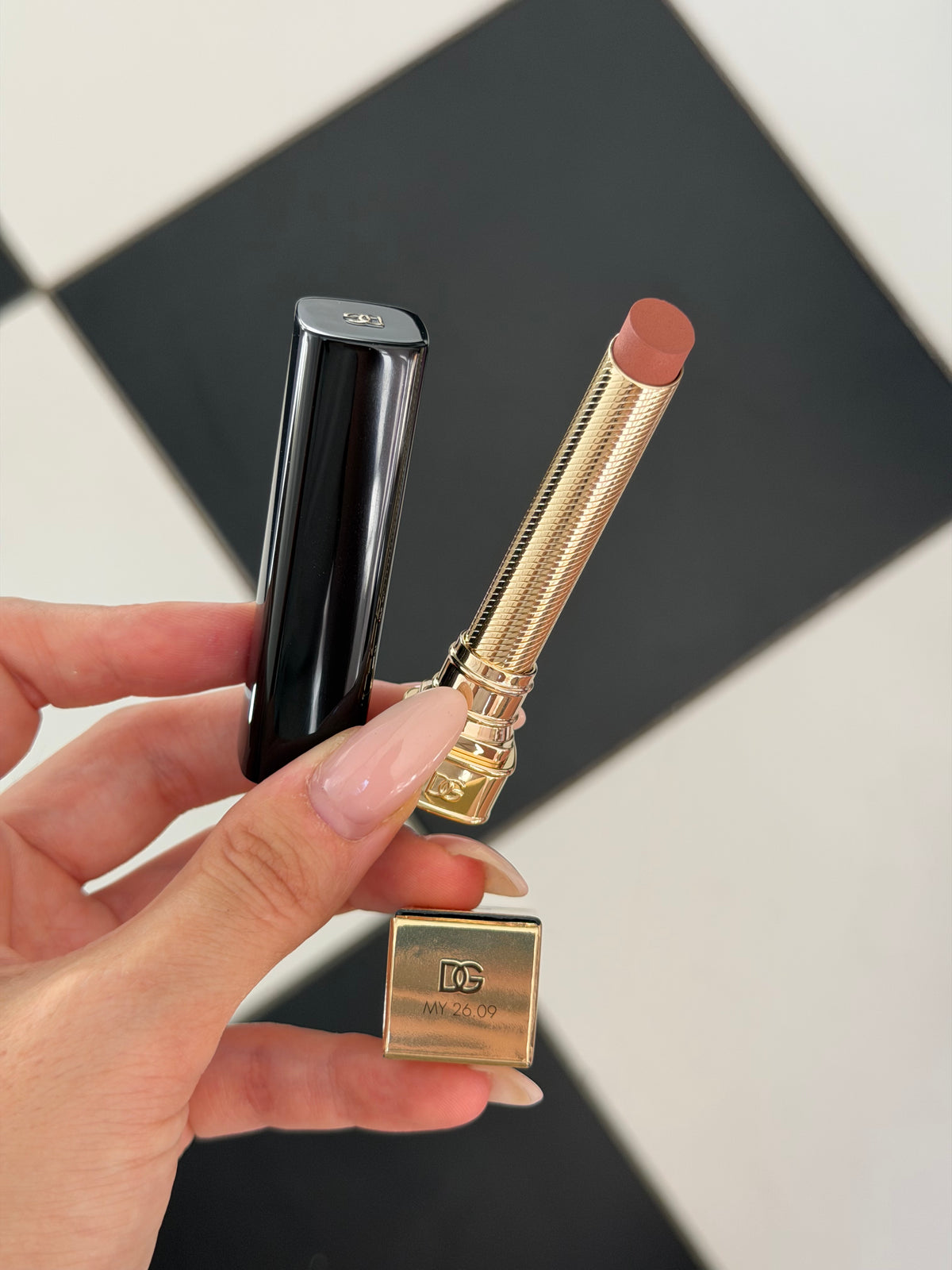 DOLCE&GABBANA My Comfy Matte Lipstick - My 26.09
Instant Rich Color & Hydration Lip Stylo