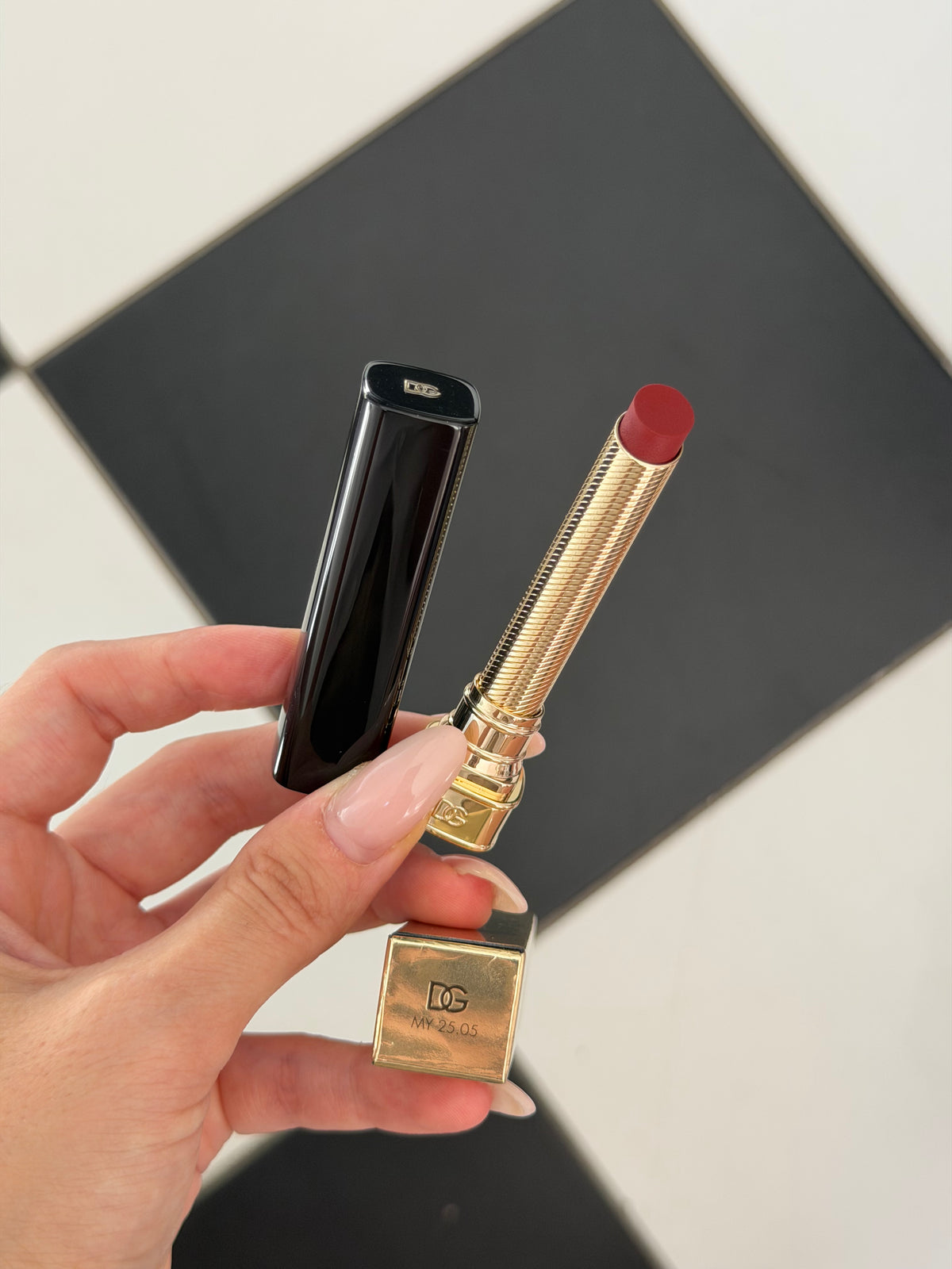 DOLCE&GABBANA My Comfy Matte Lipstick - My 25.05
Instant Rich Color & Hydration Lip Stylo